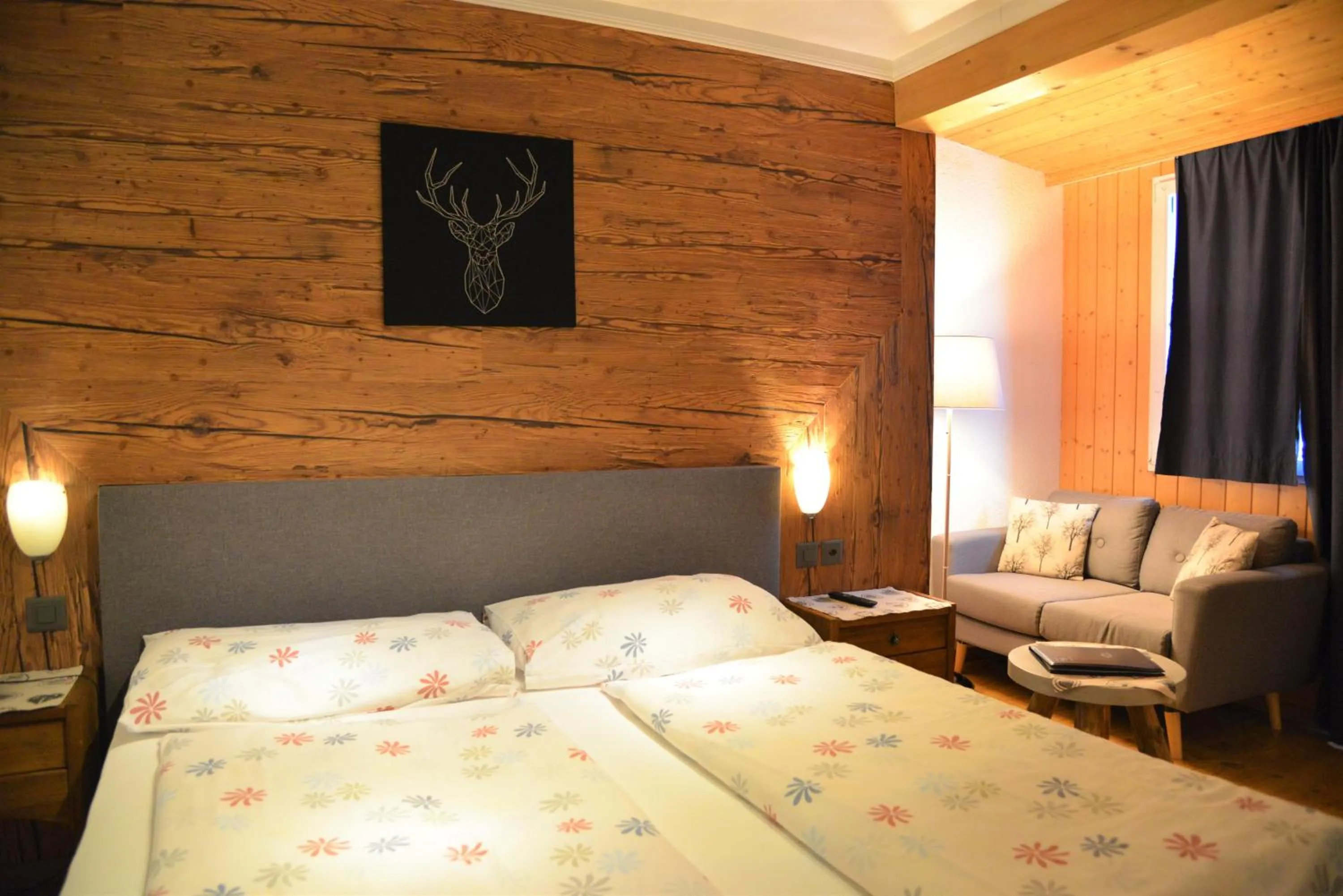 Photo of the whole room, Bed in Chalet Hotel Adler