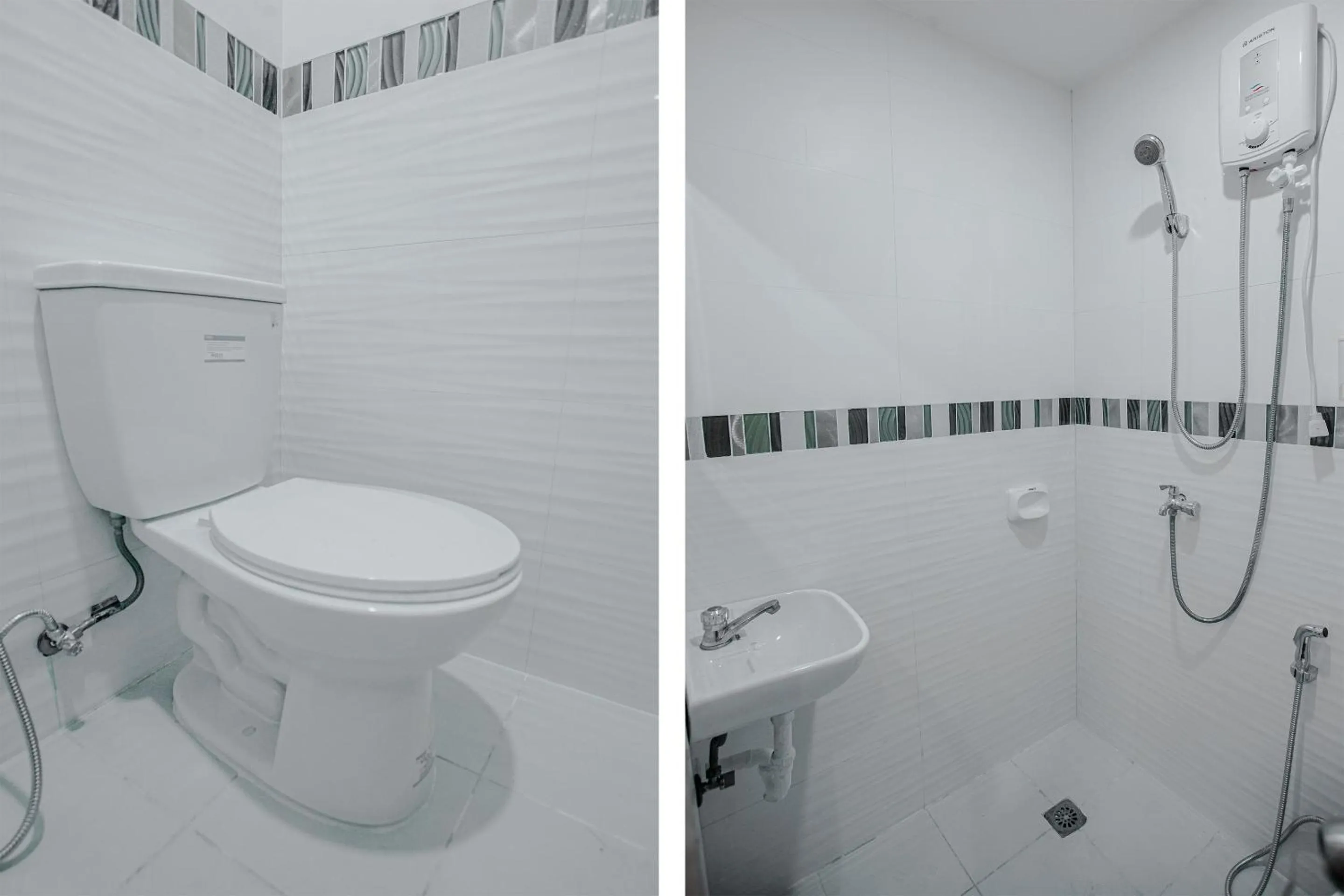 Bathroom in OYO 605 The Quarters