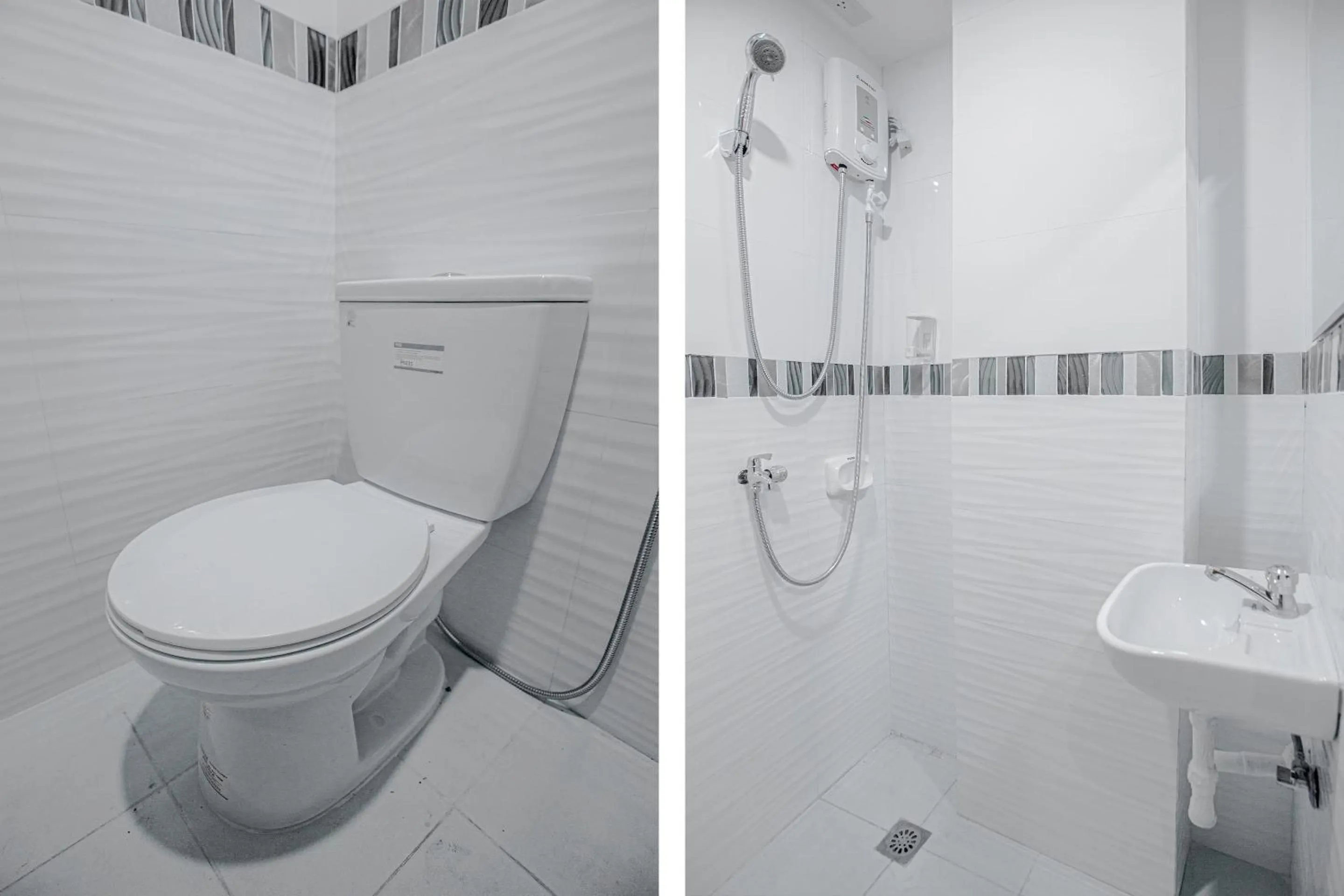 Bathroom in OYO 605 The Quarters