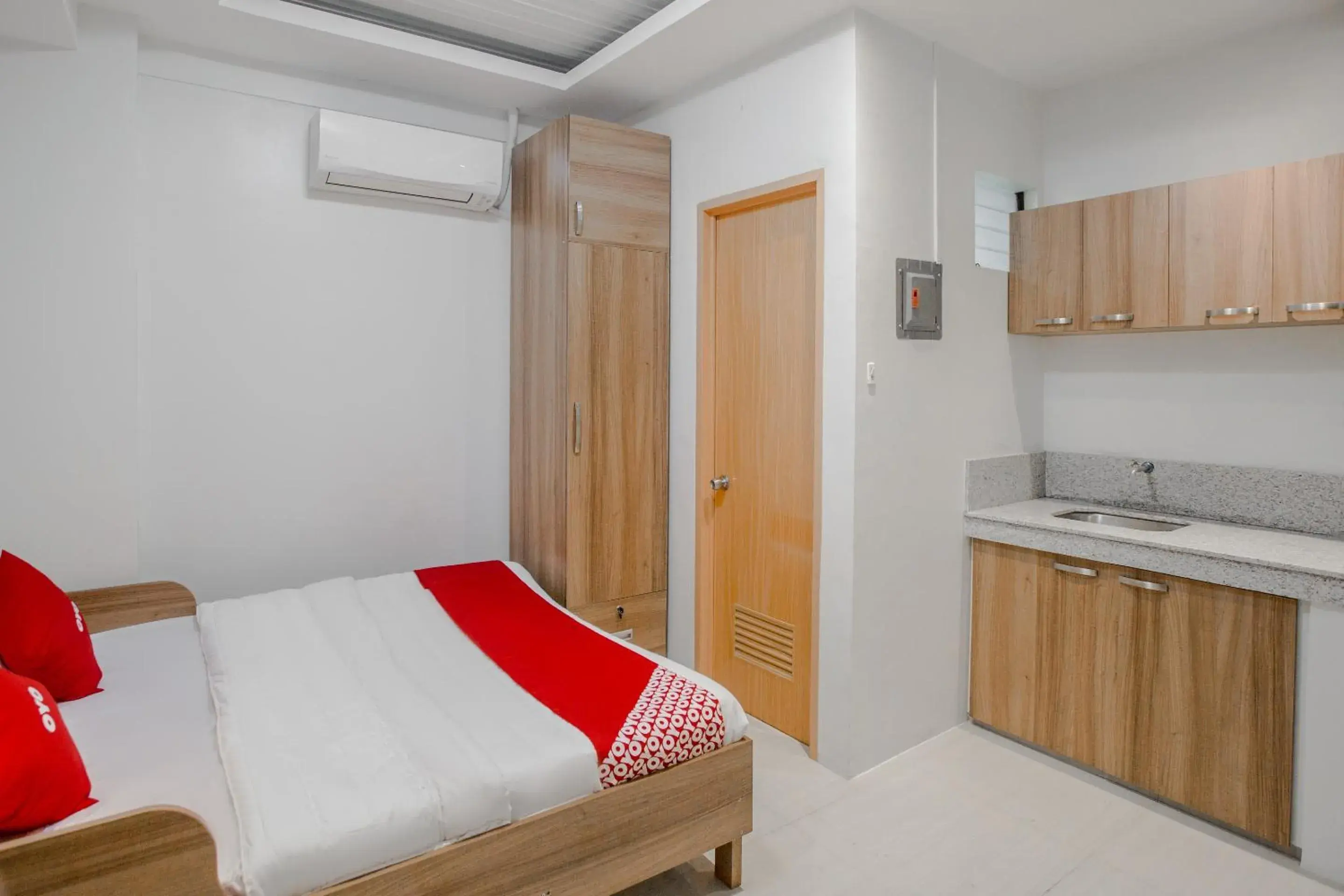 Bedroom in OYO 605 The Quarters Bedroom in OYO 605 The Quarters