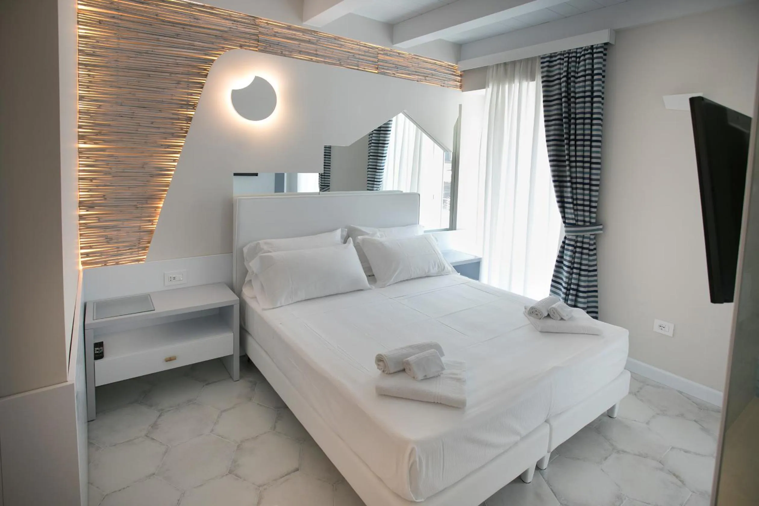 Photo of the whole room, Bed in Franco's House Tropea