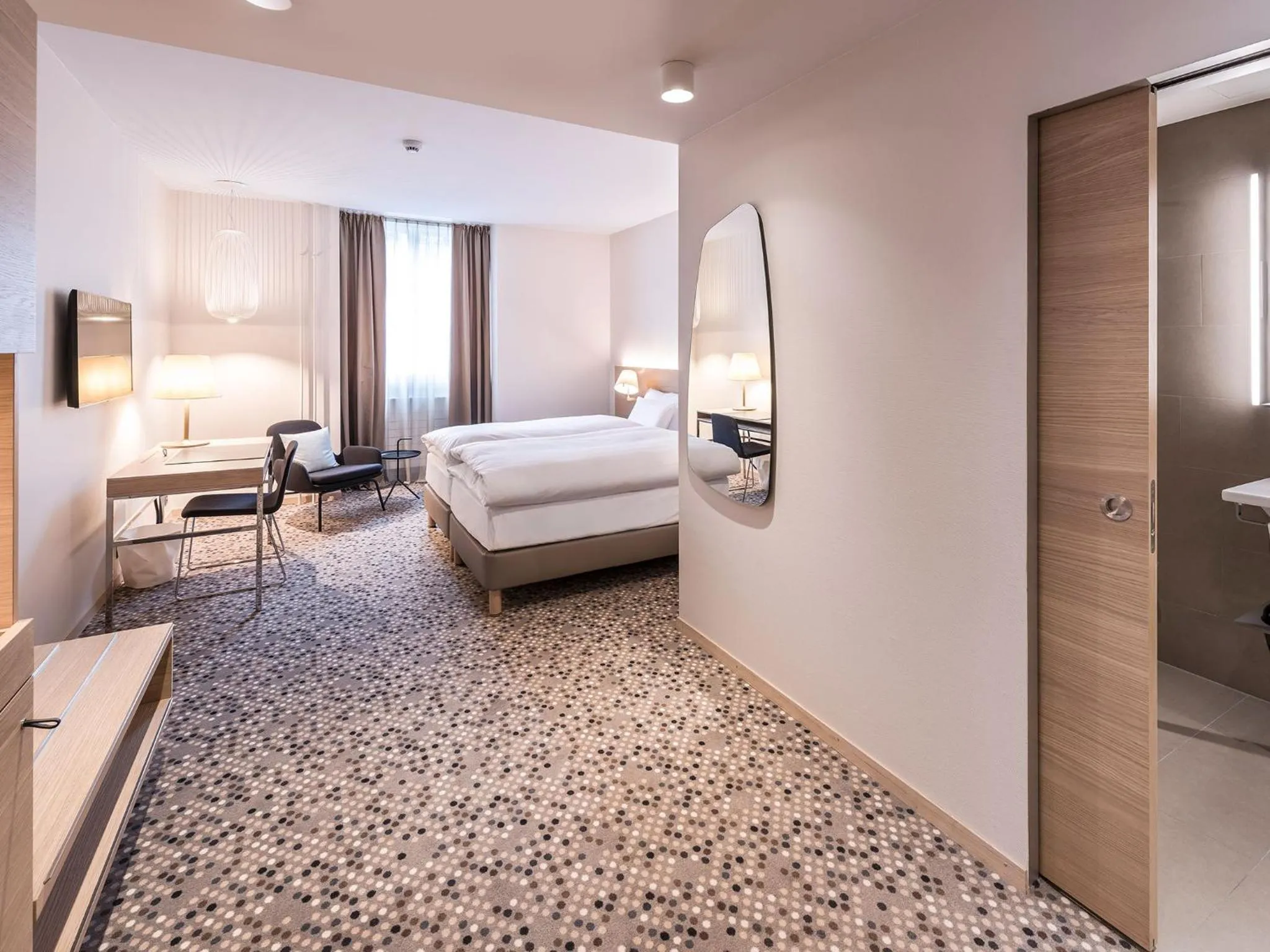 Photo of the whole room, Bed in Hotel Savoy