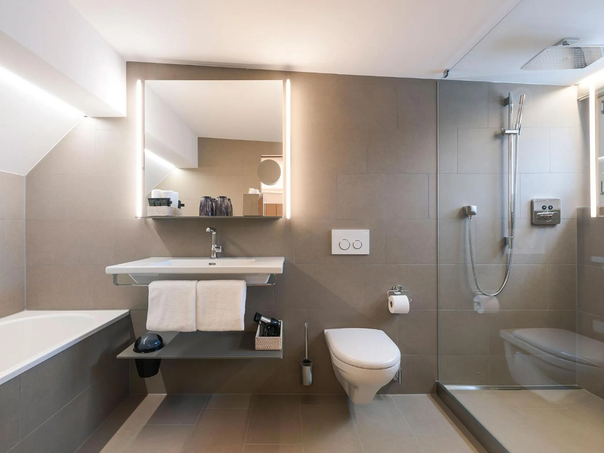 Toilet in Hotel Savoy