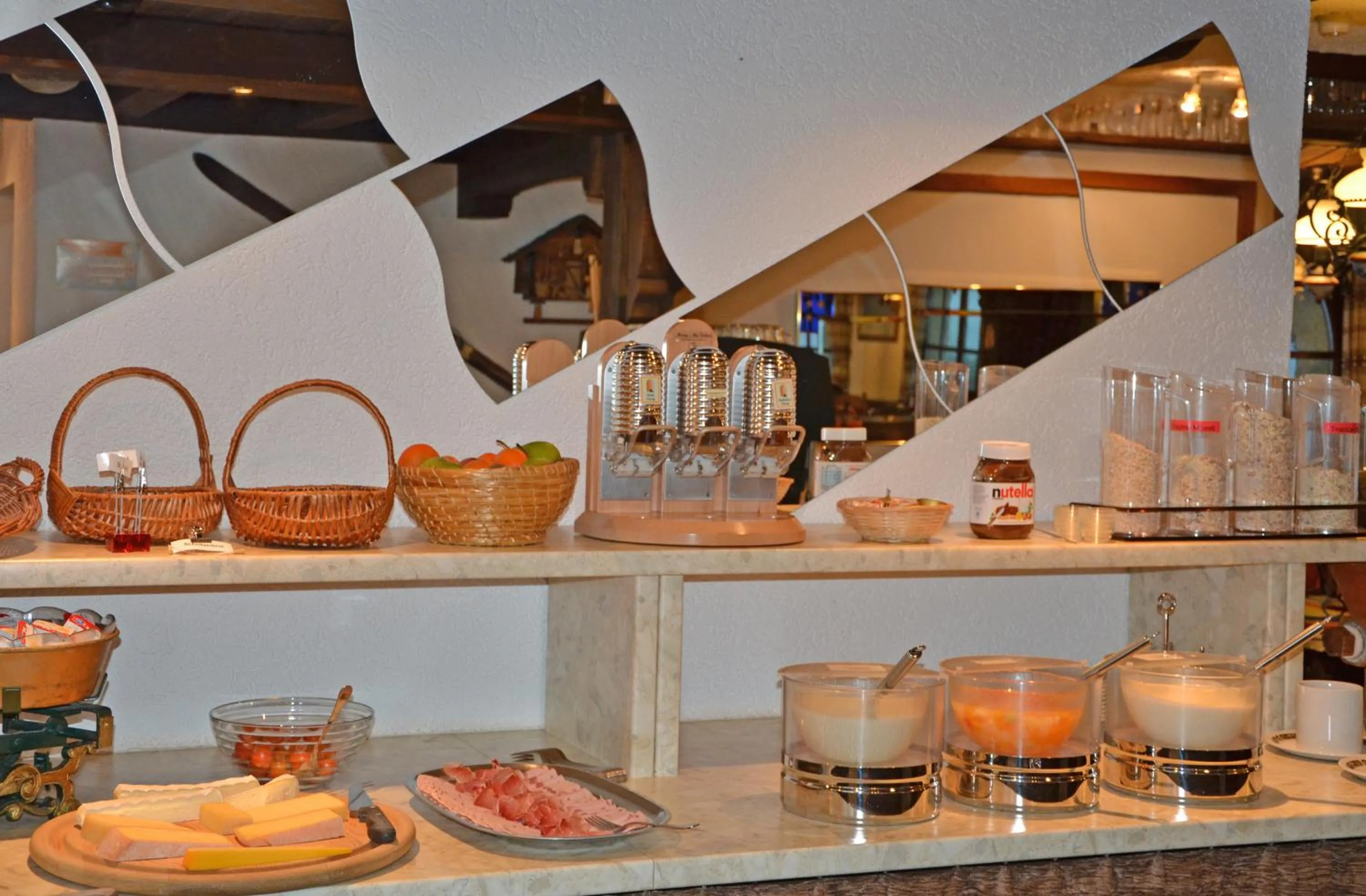 Food and drinks in Hotel Alex