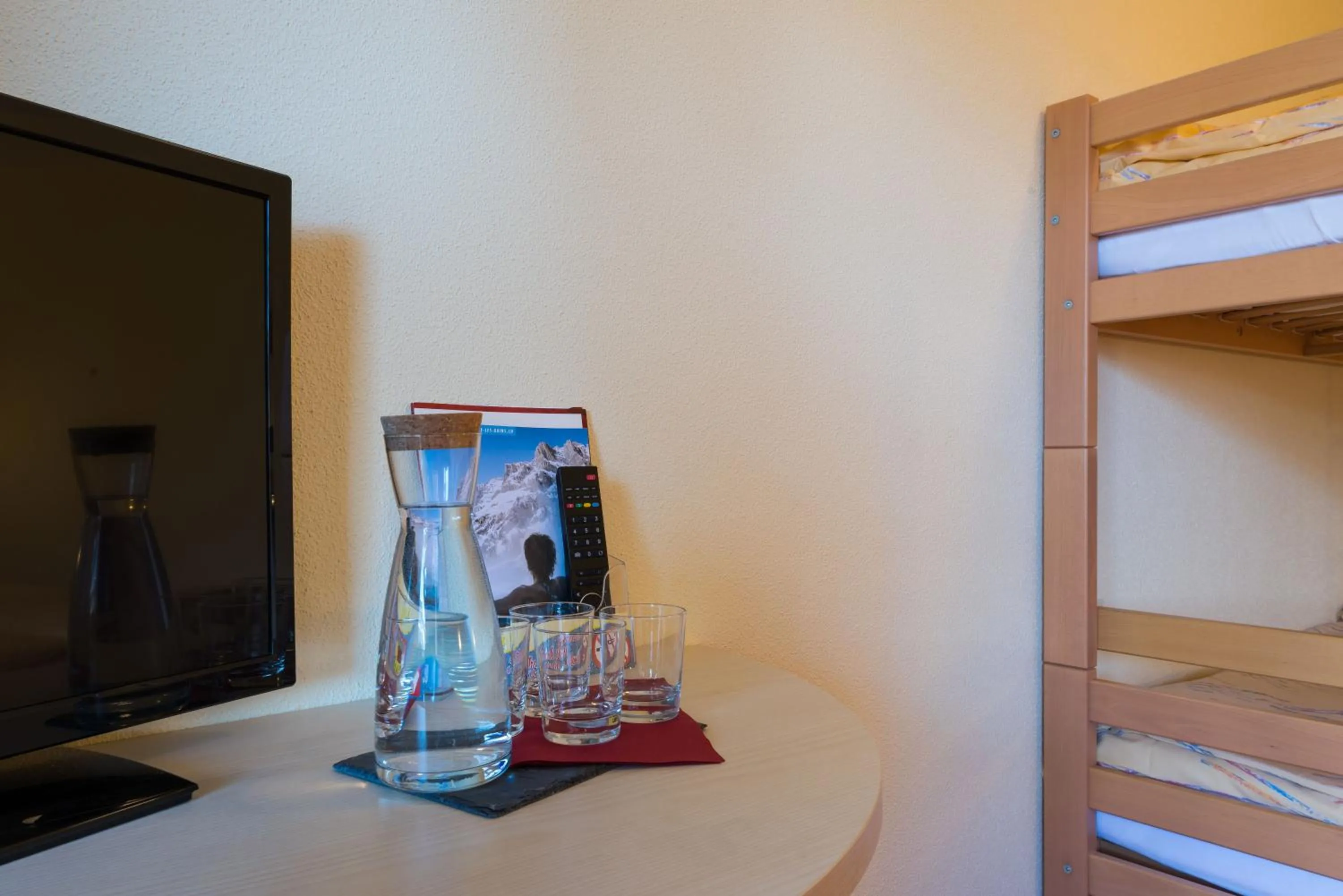 Restaurant/places to eat in Hotel Alex