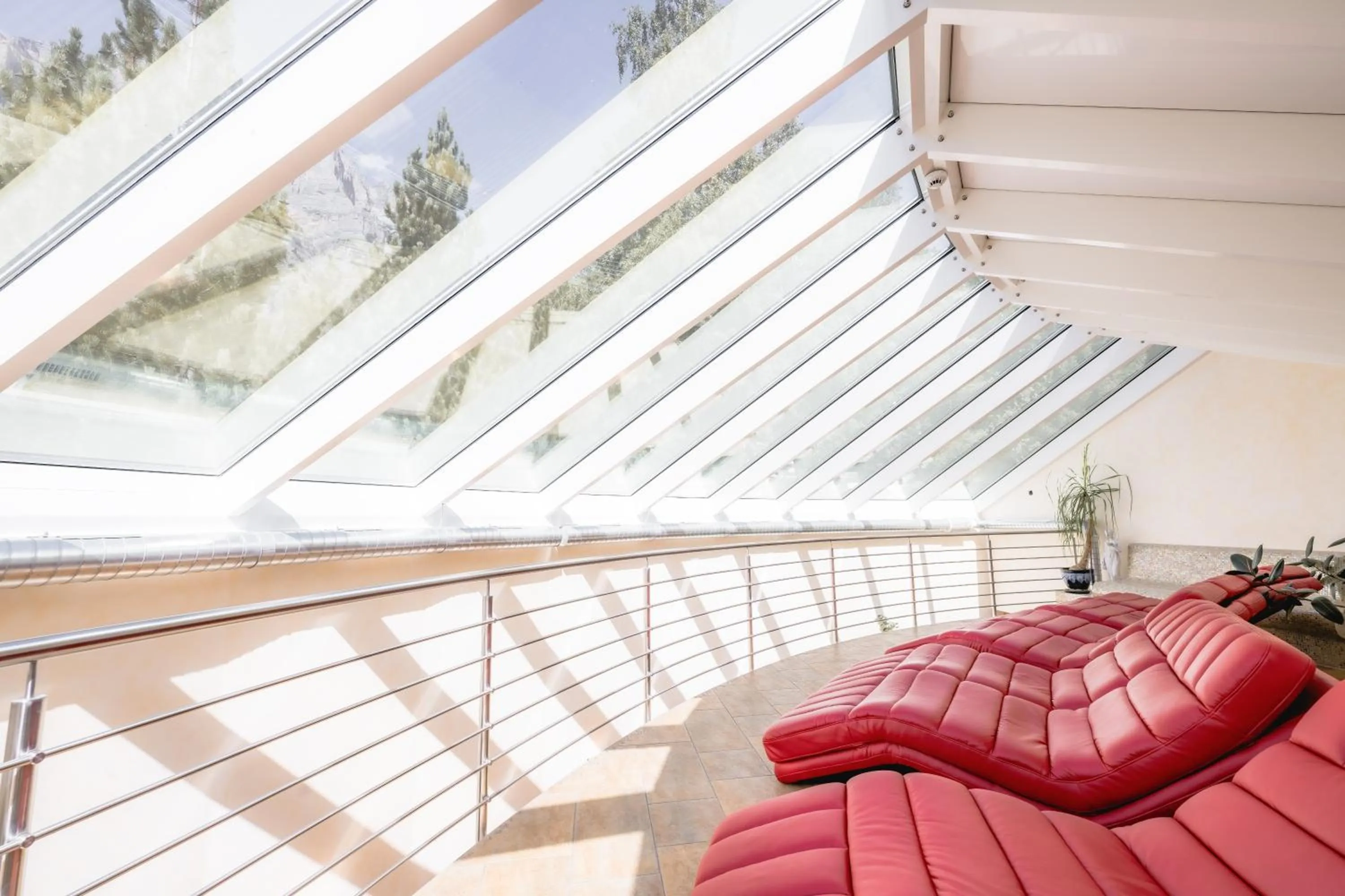 Swimming pool in Hotel Alex