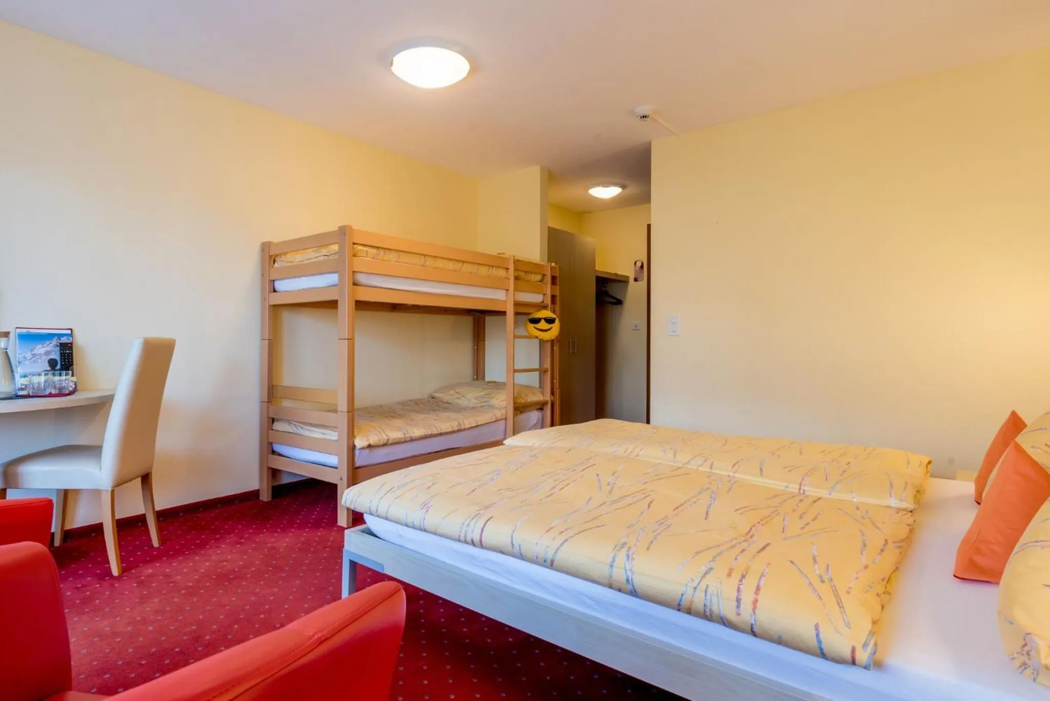 bunk bed, Bed in Hotel Alex