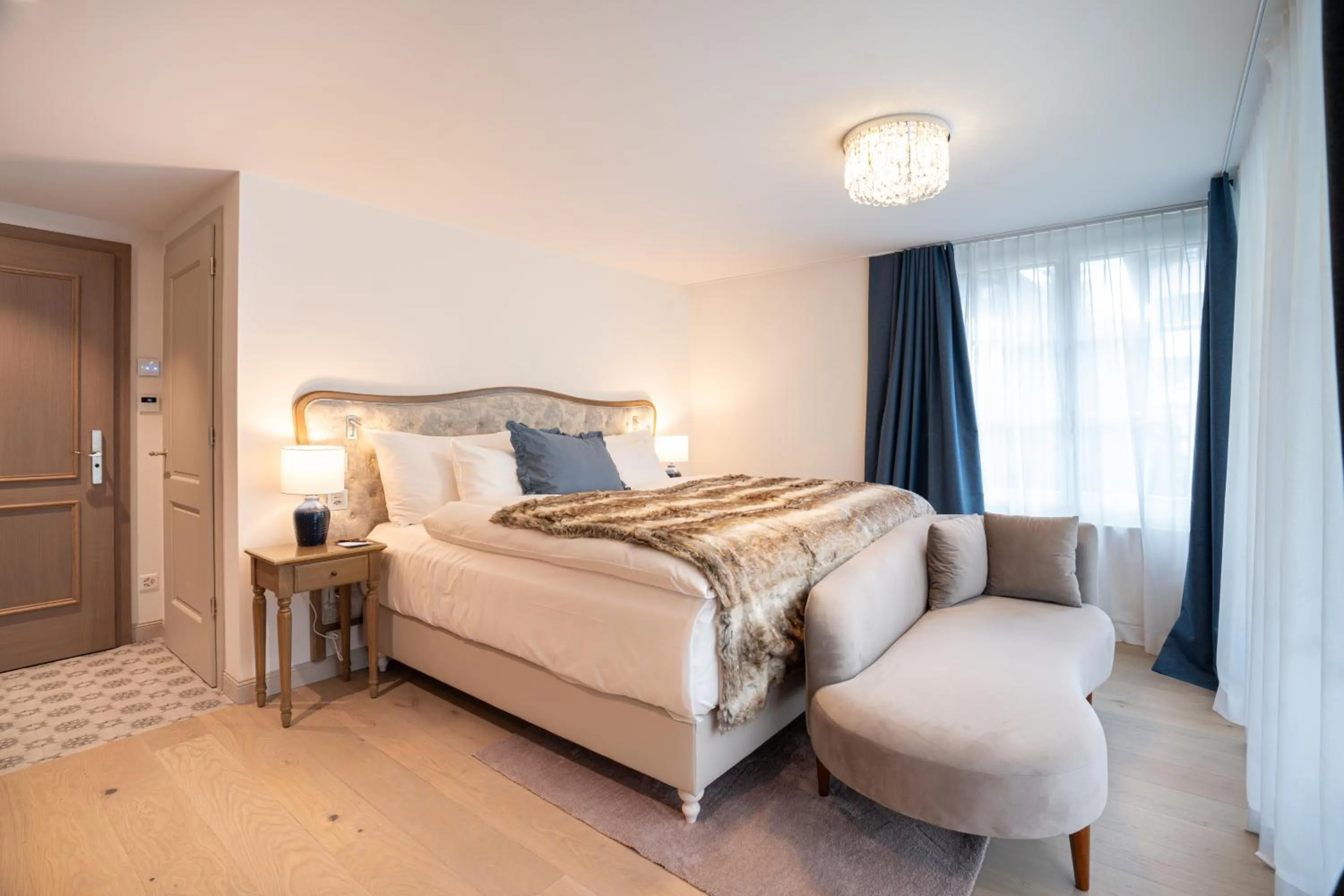 Bedroom, Bed in Le Mirabeau Resort & Spa