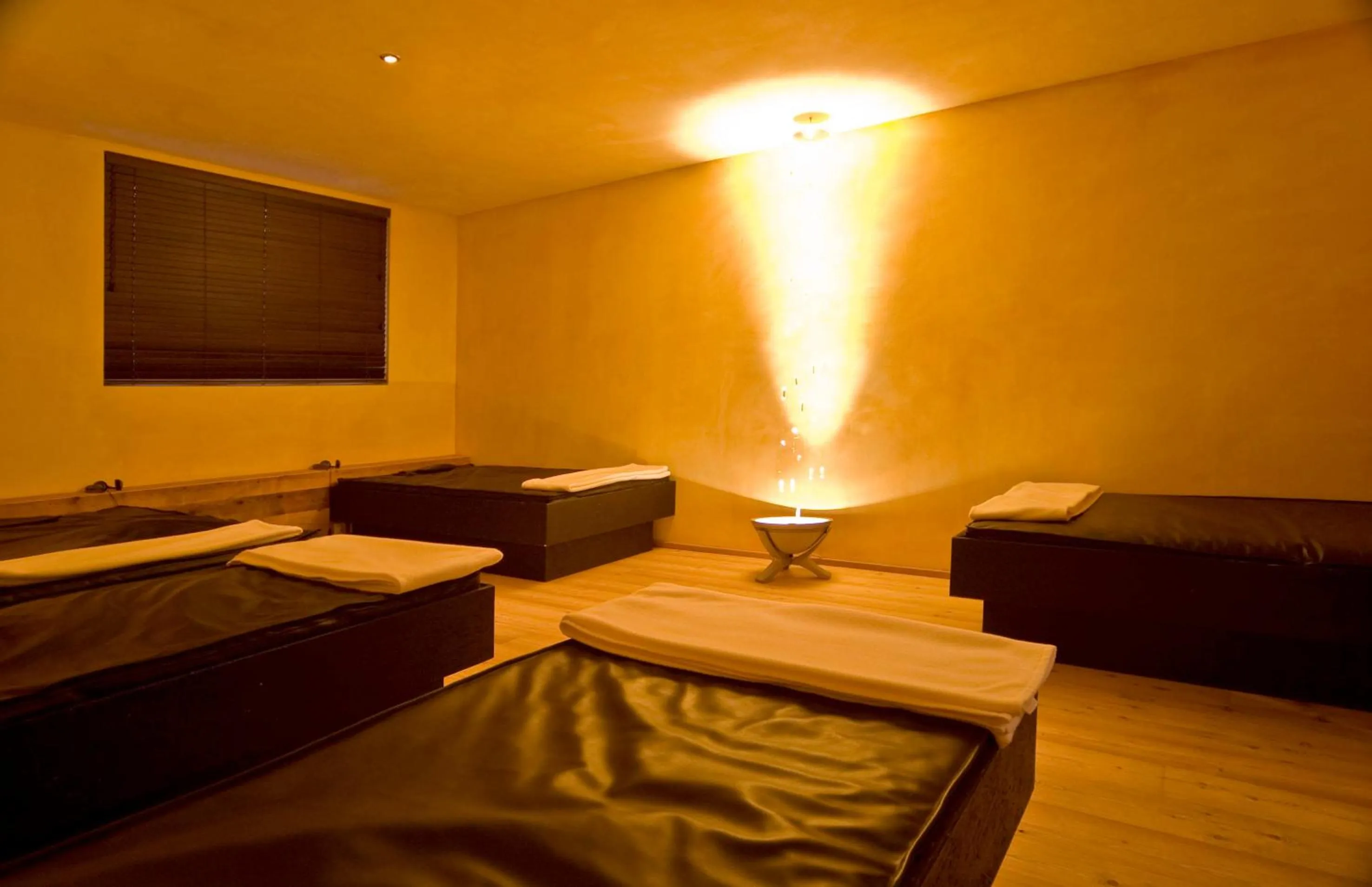 Spa and wellness centre/facilities, Bed in Le Mirabeau Resort & Spa