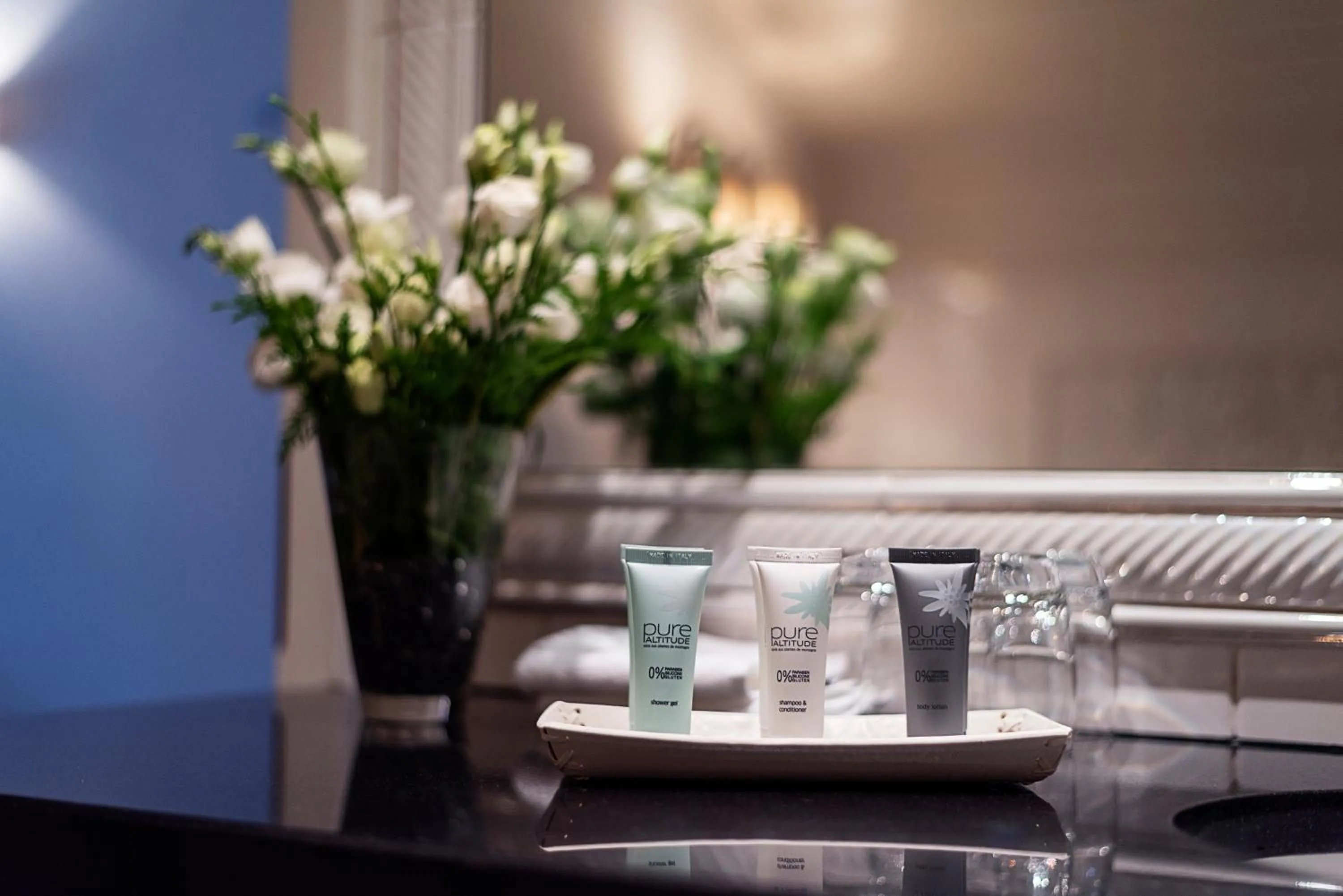 Shower in Le Mirabeau Resort & Spa