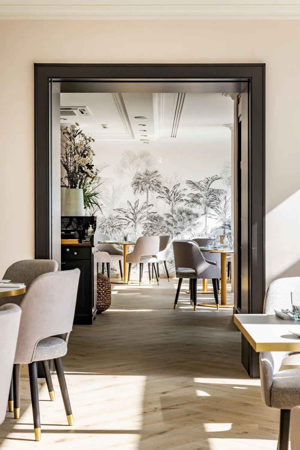 Restaurant/places to eat in Royal Plaza Montreux