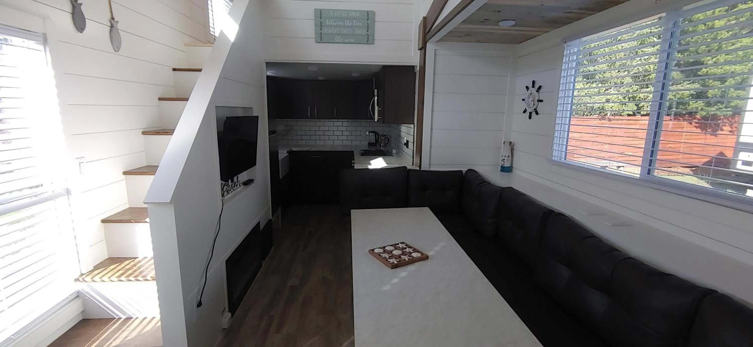 Kitchen or kitchenette in Pacific Dunes Resort