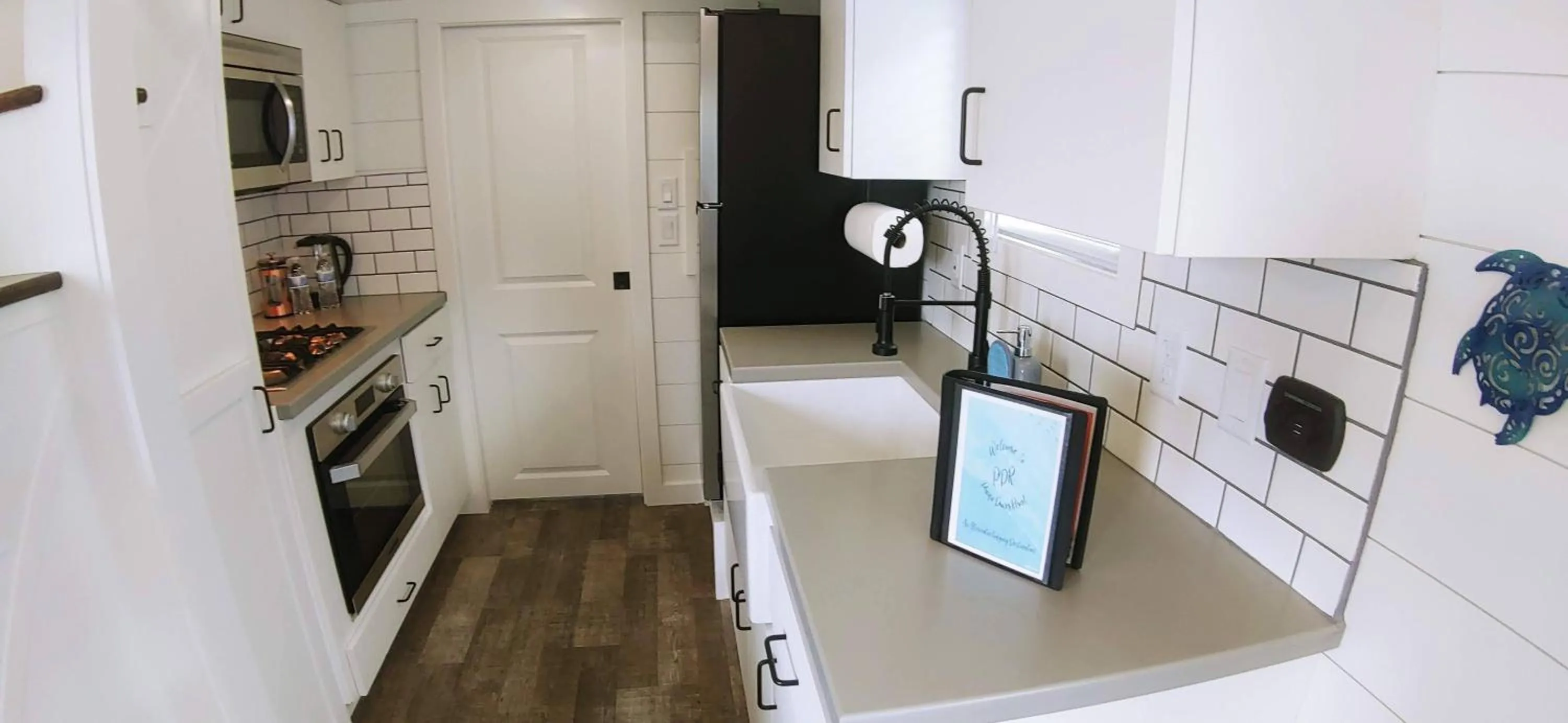 Kitchen or kitchenette in Pacific Dunes Resort