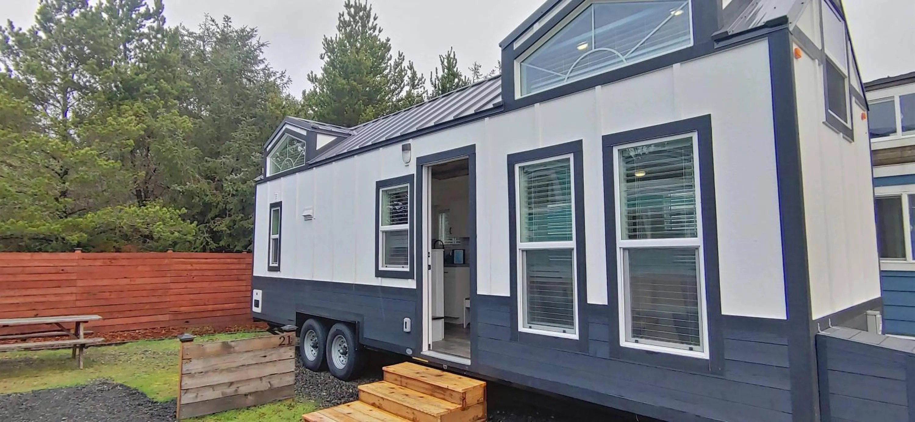 Facade/entrance in Pacific Dunes Resort