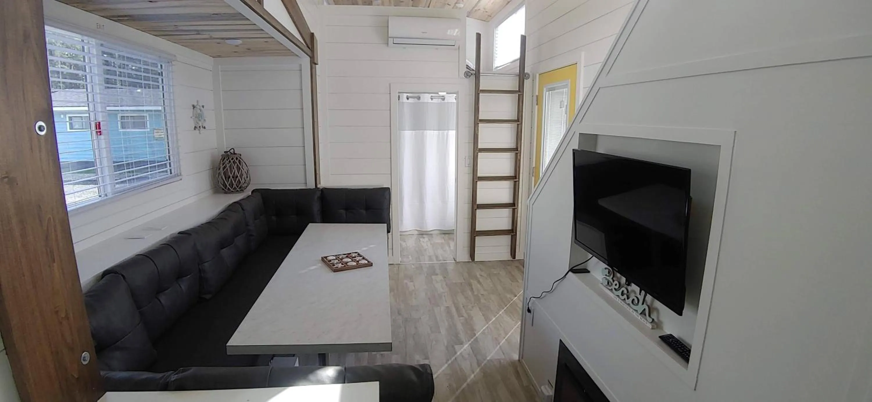 Living room in Pacific Dunes Resort