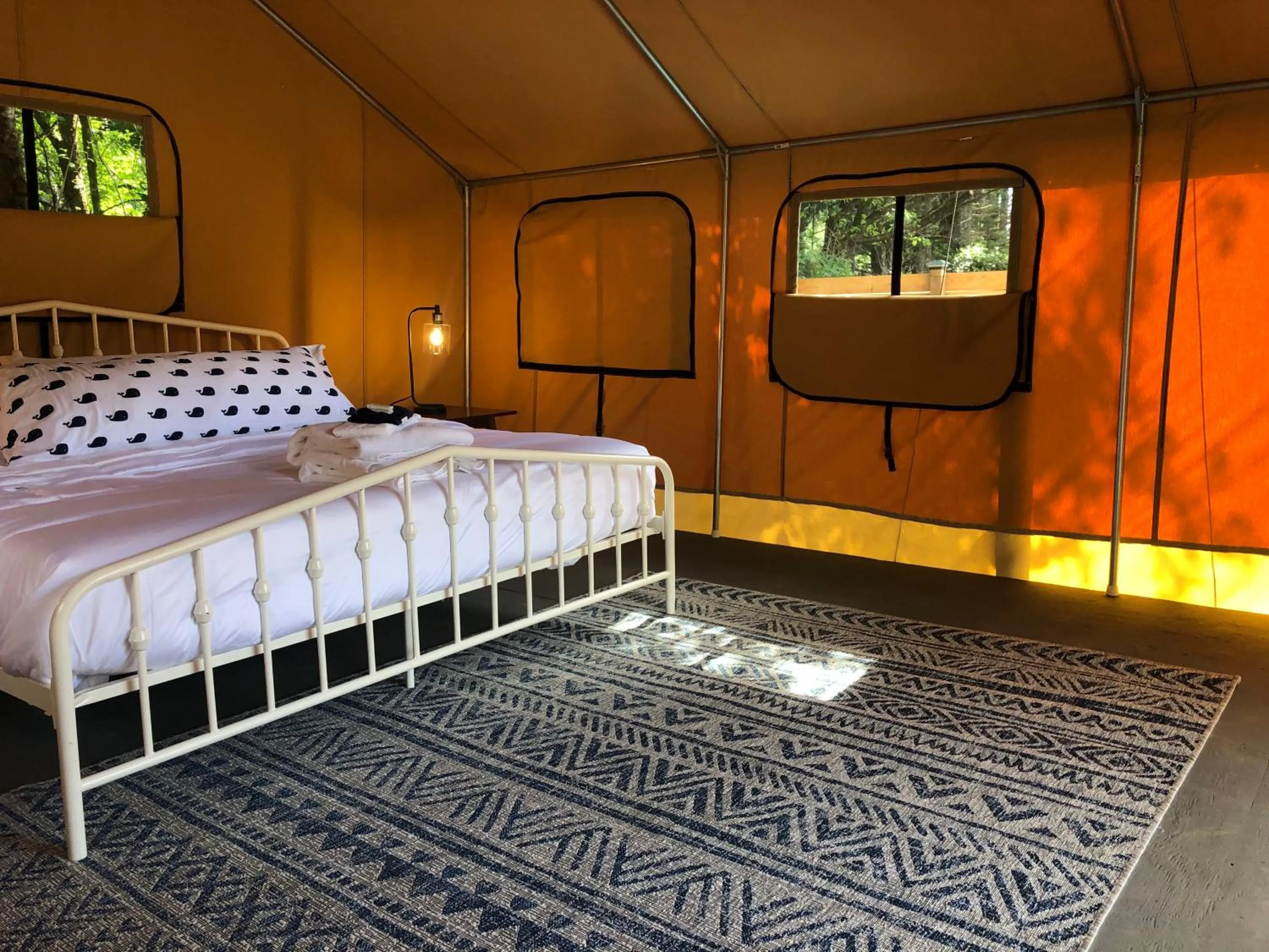 Bedroom, Bed in Pacific Dunes Resort