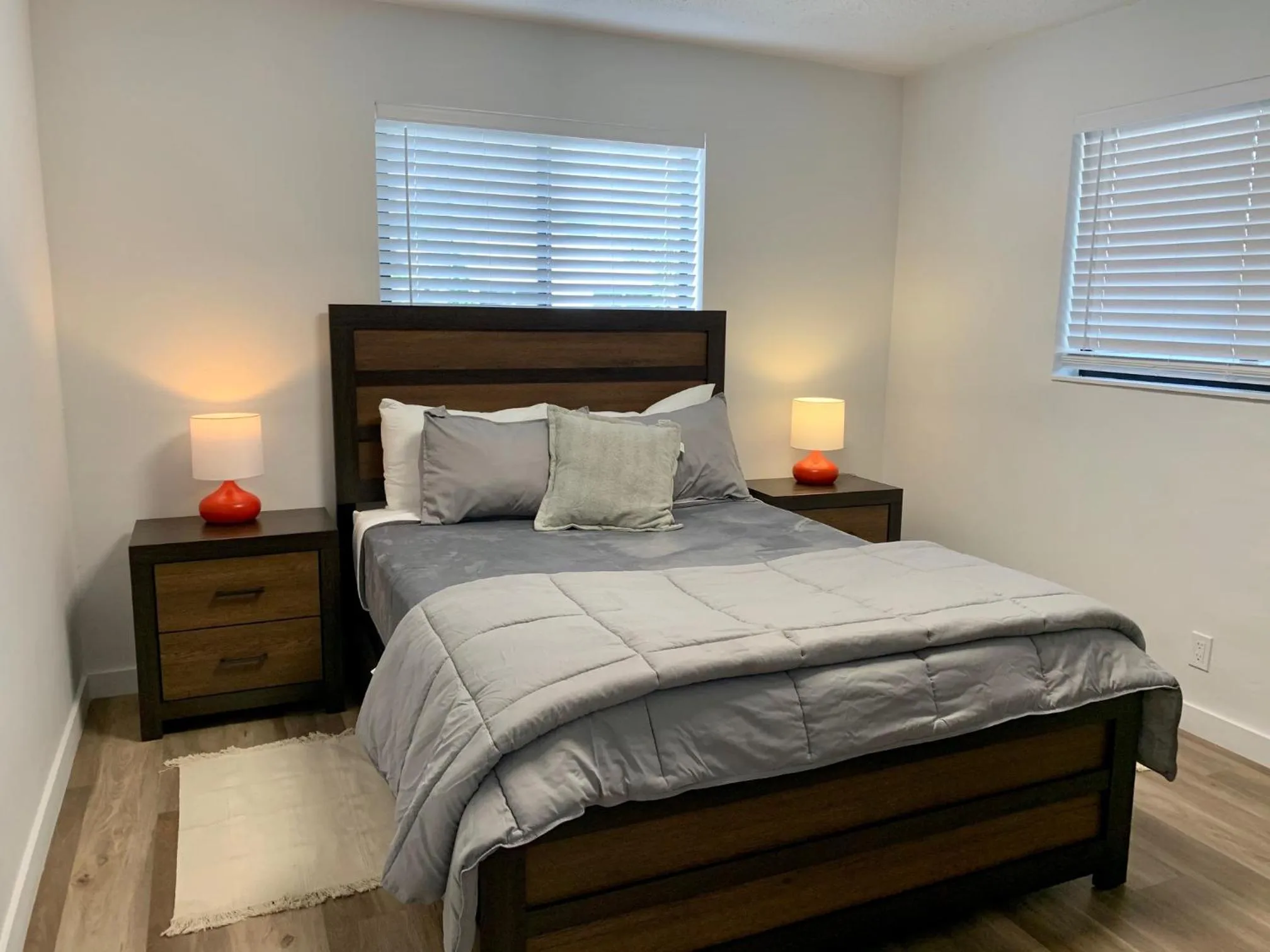 Bedroom, Bed in Harbourside Flats