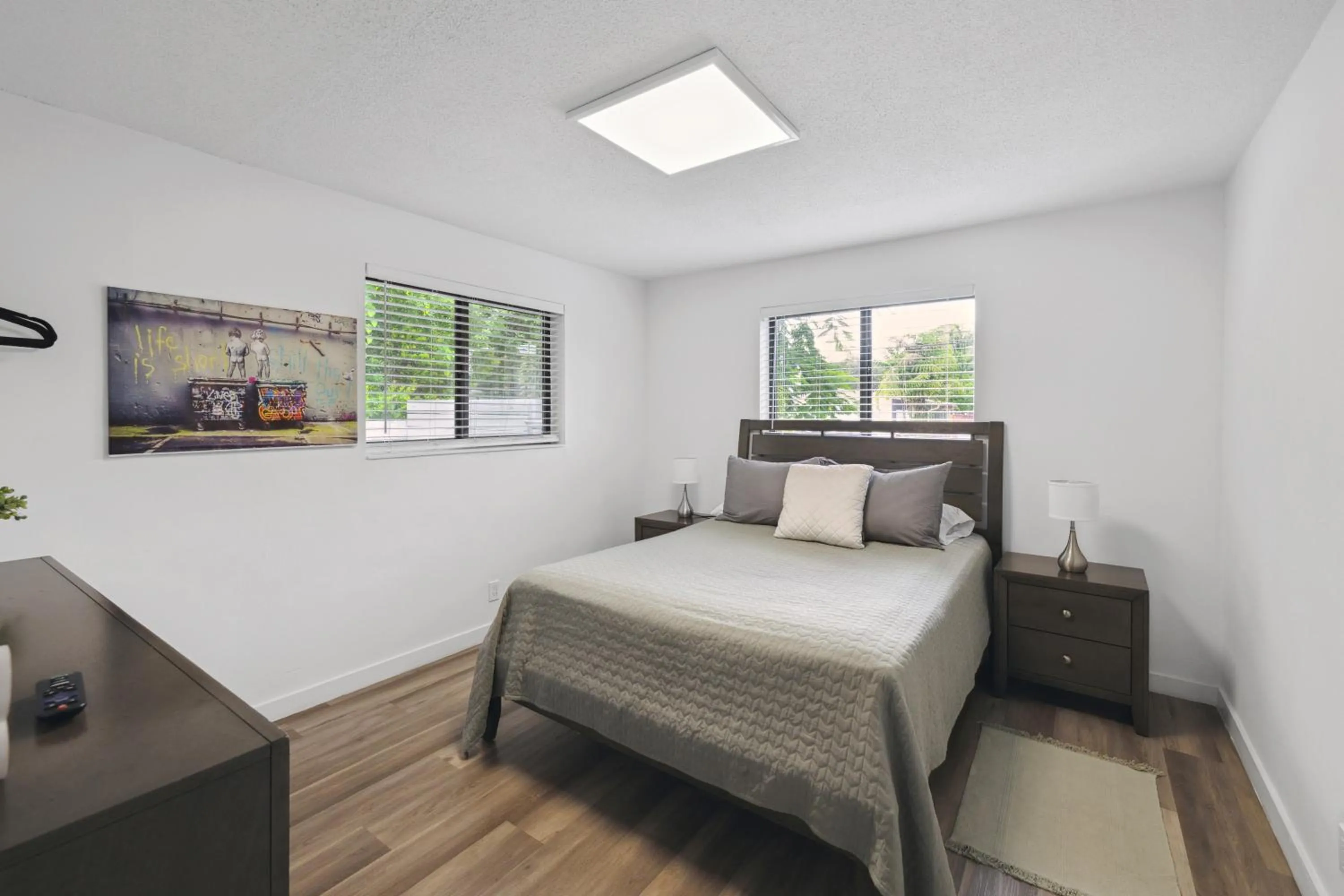 Bed in Harbourside Flats