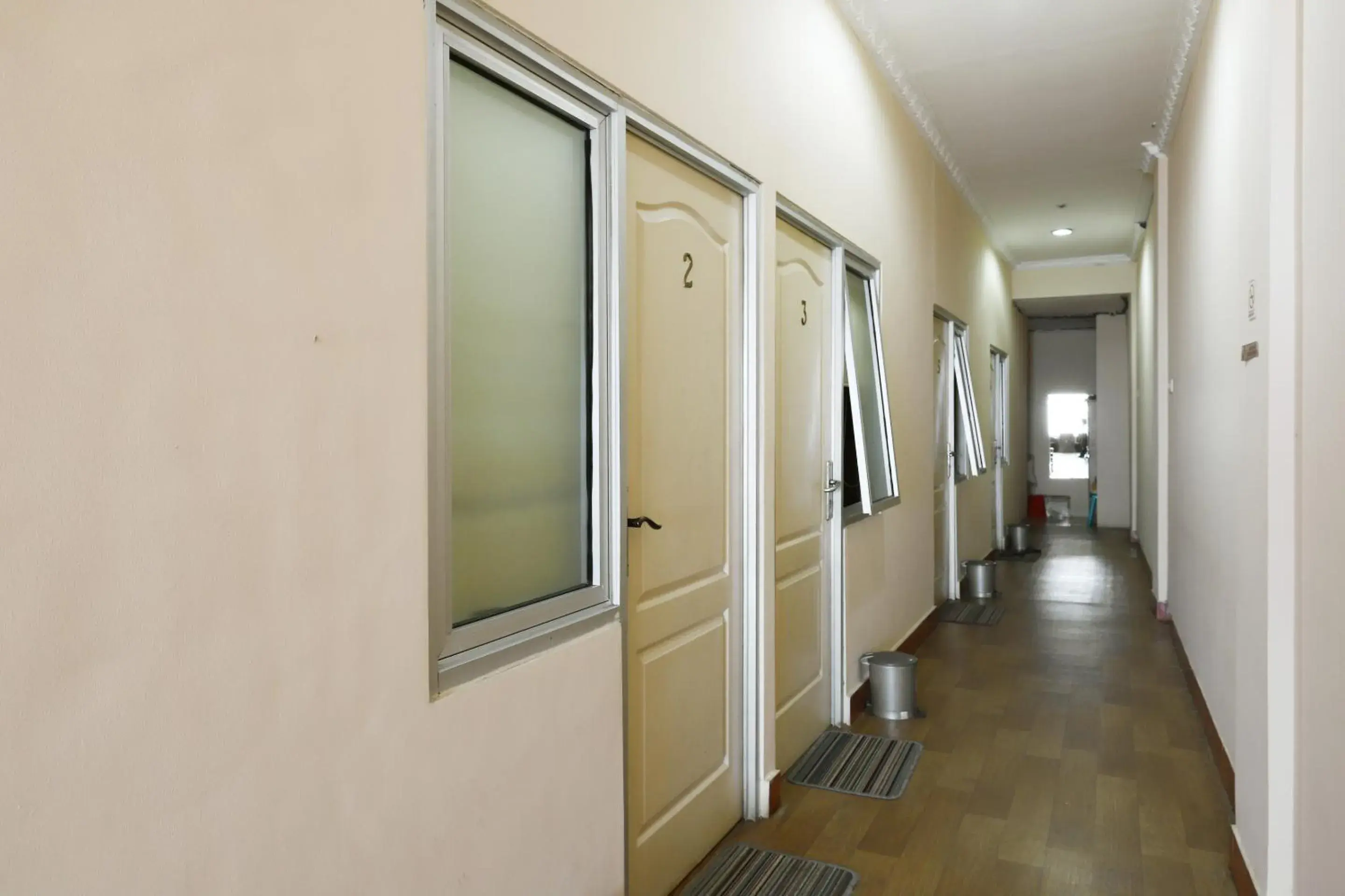 Twin Room in RedDoorz near Pasar Klandasan Balikpapan Twin Room in RedDoorz near Pasar Klandasan Balikpapan