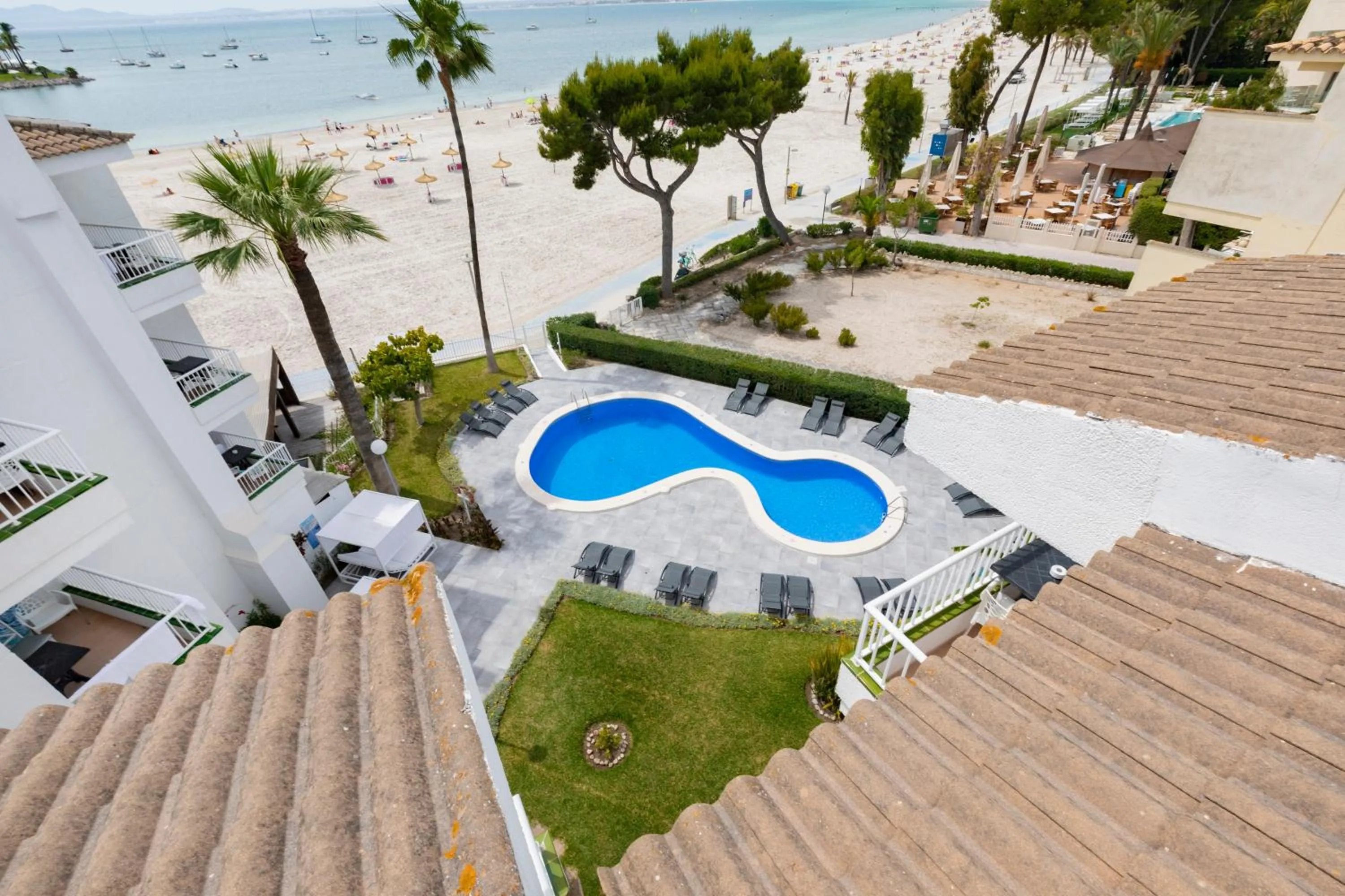 Sand Beach Apartments