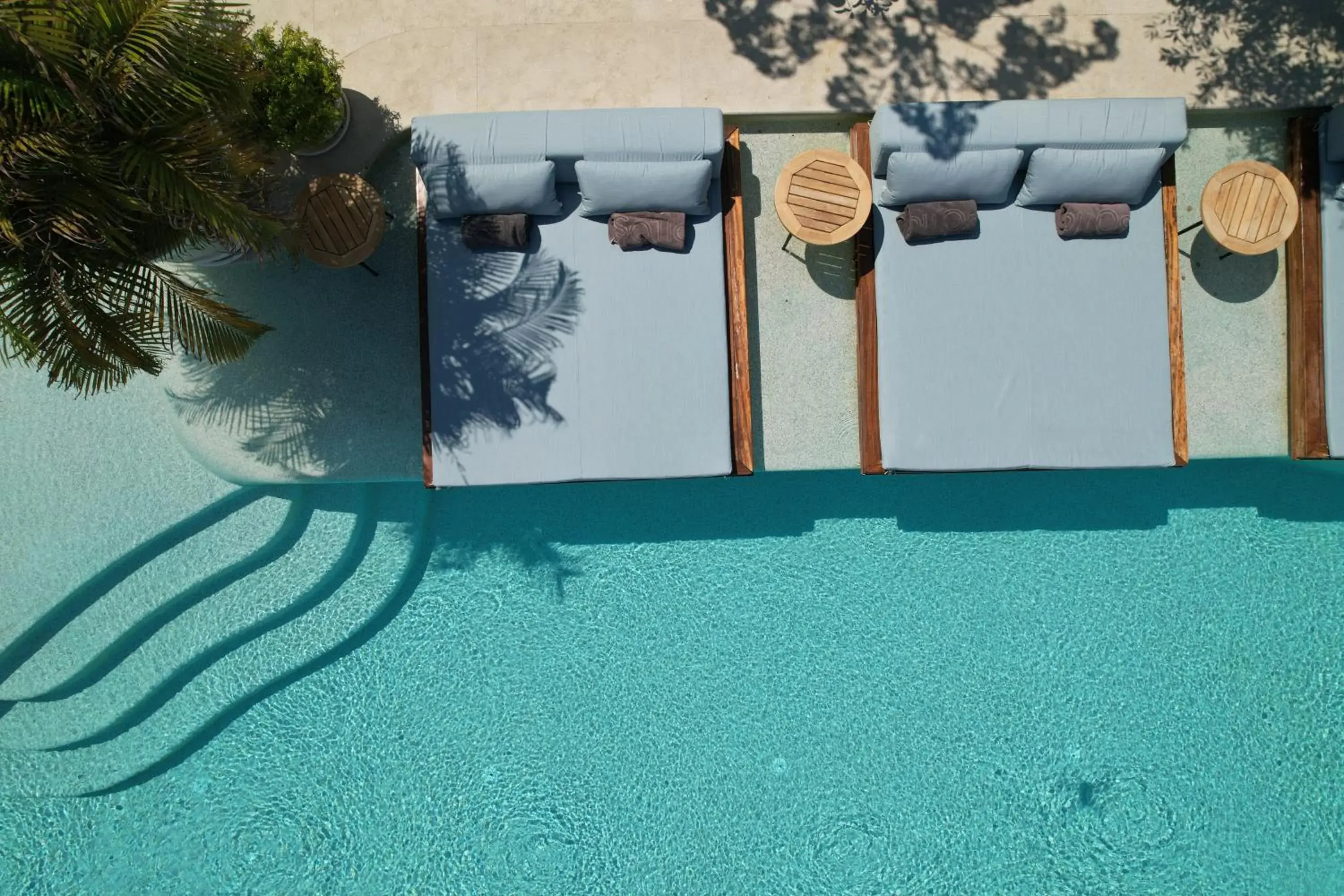 Swimming pool in Pilos Suites Swimming pool in Pilos Suites