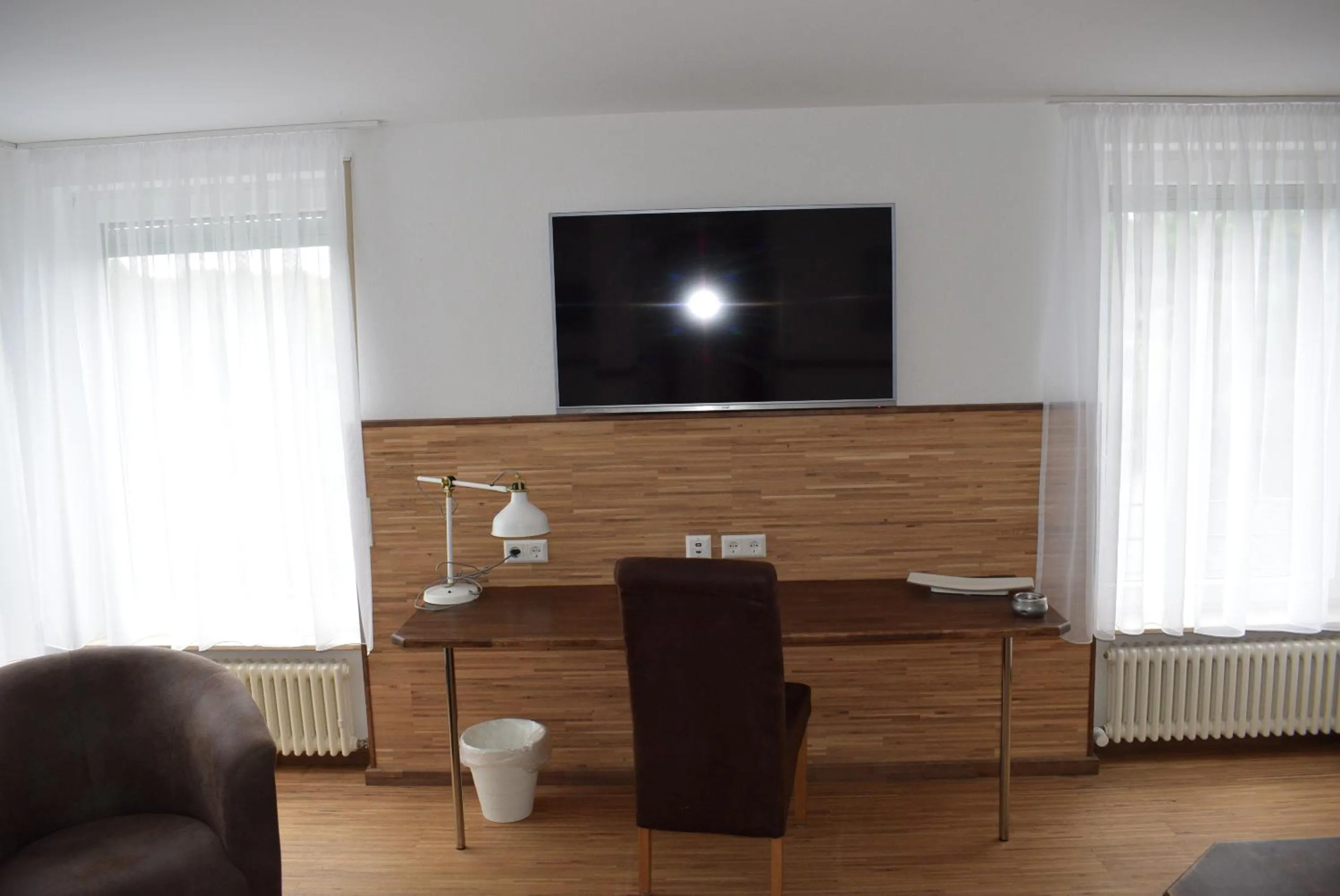 TV and multimedia in Apartments mit Klimaanlage am Neckarufer, Schöne Aussicht