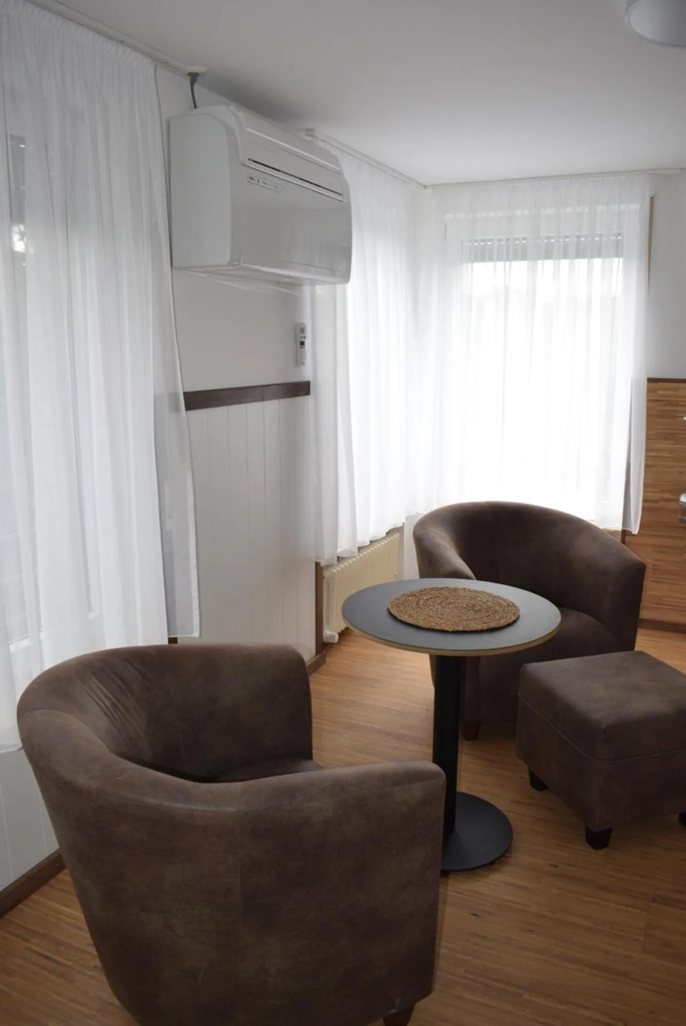 Seating area in Apartments mit Klimaanlage am Neckarufer, Schöne Aussicht