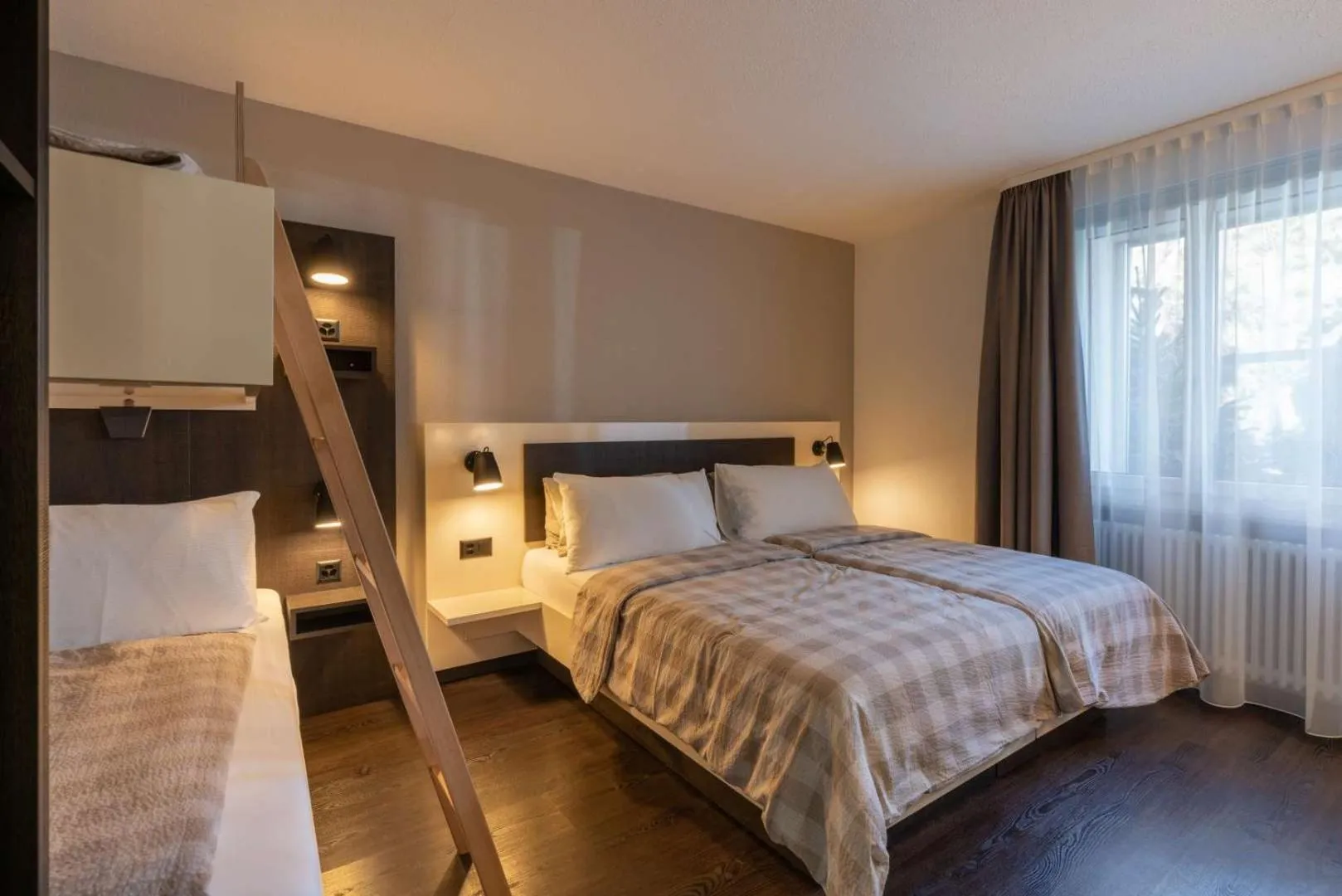 Bed in Hotel Derby Interlaken - self check-in