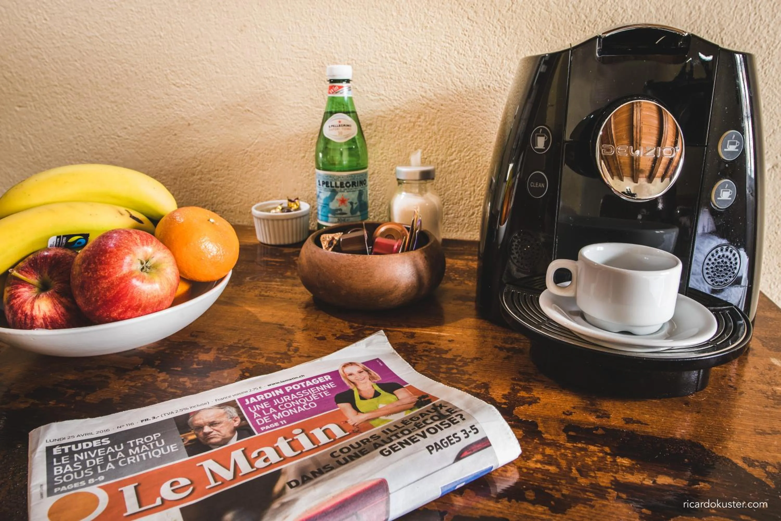Decorative detail in Aux chambres du Banneret