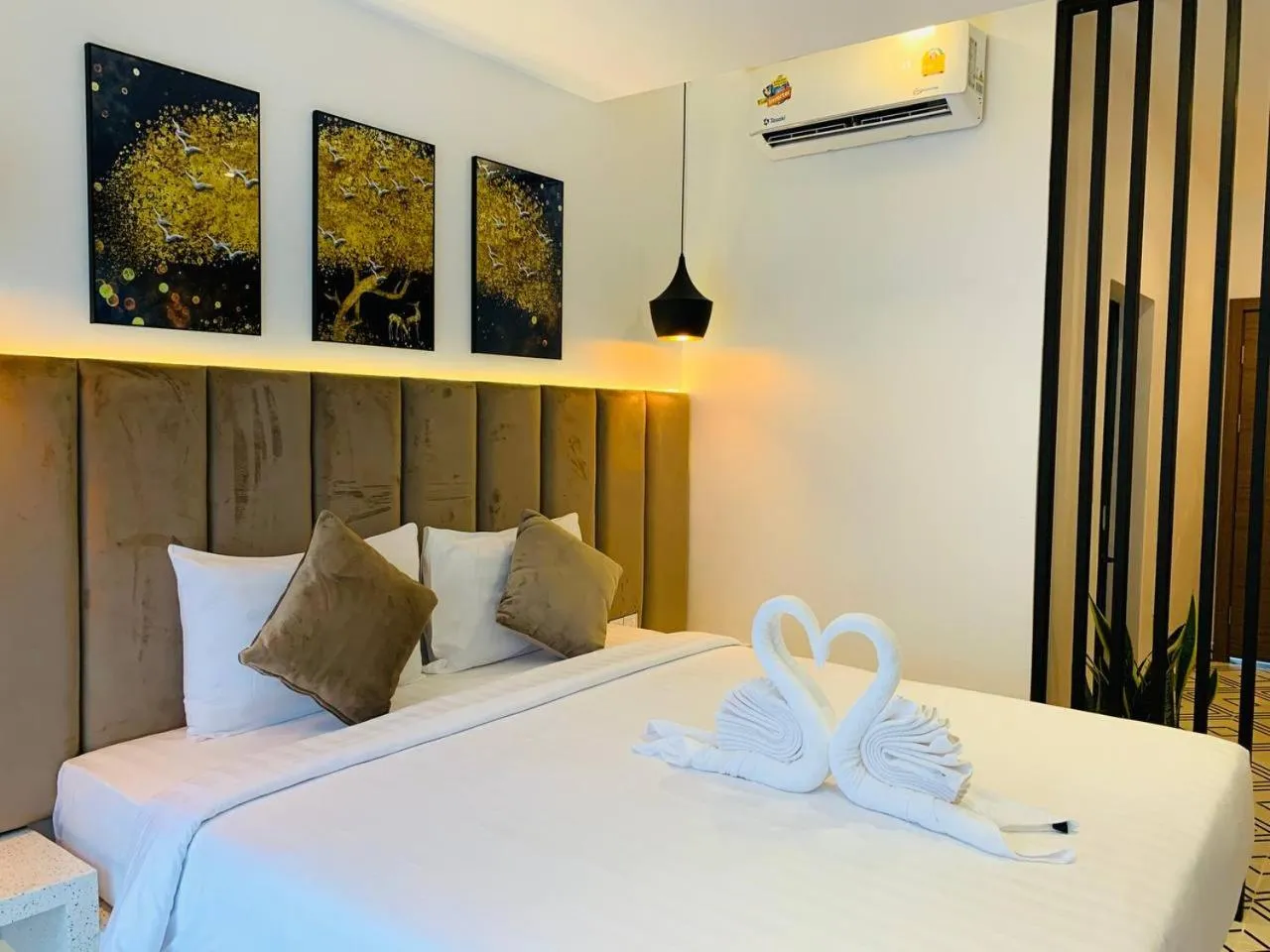 Bed in Raing Phnom Bungalow