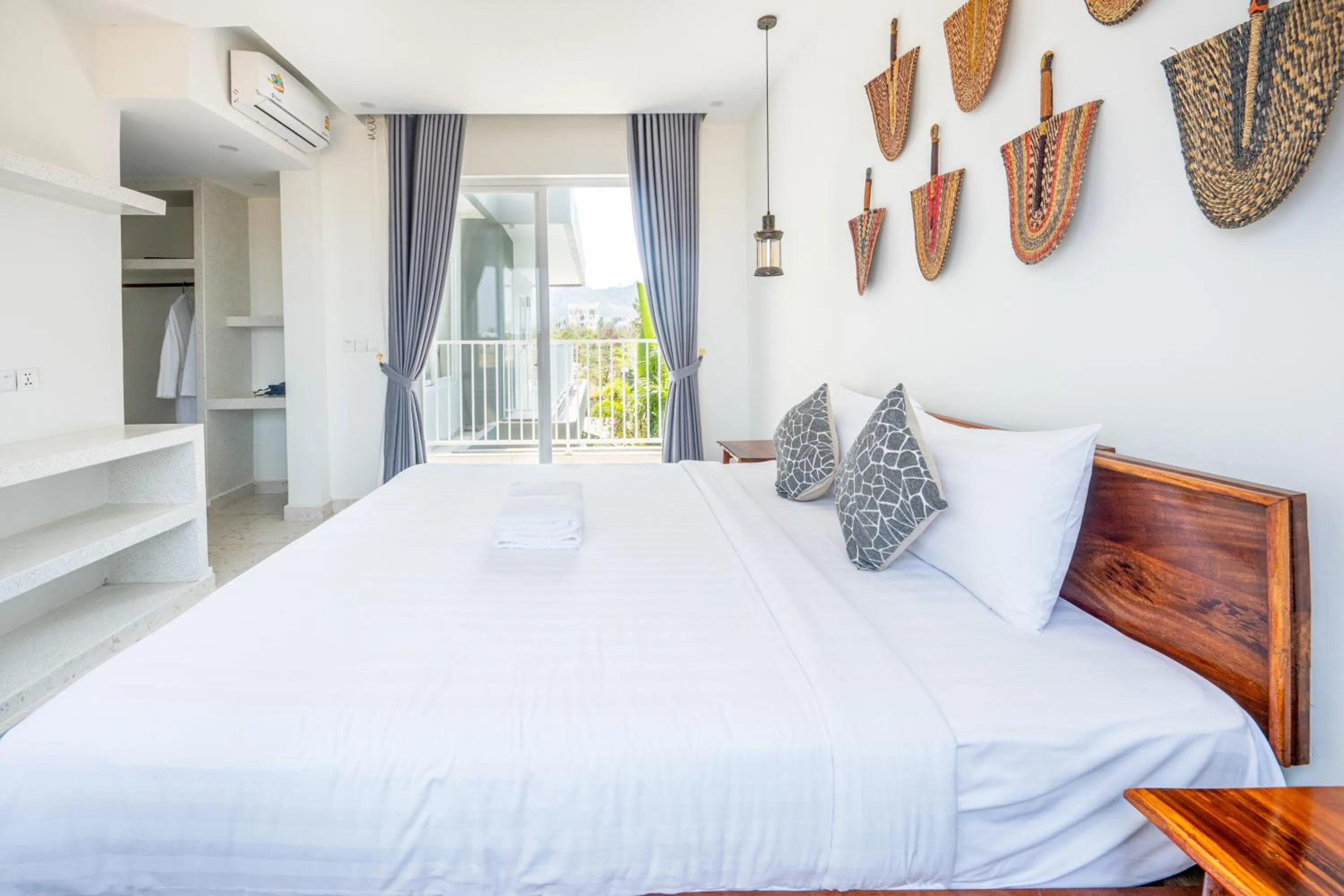 Bed in Raing Phnom Bungalow