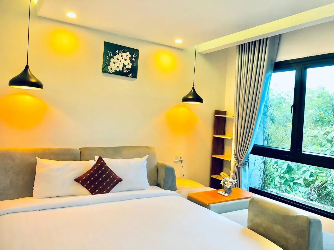 Bed in Raing Phnom Bungalow