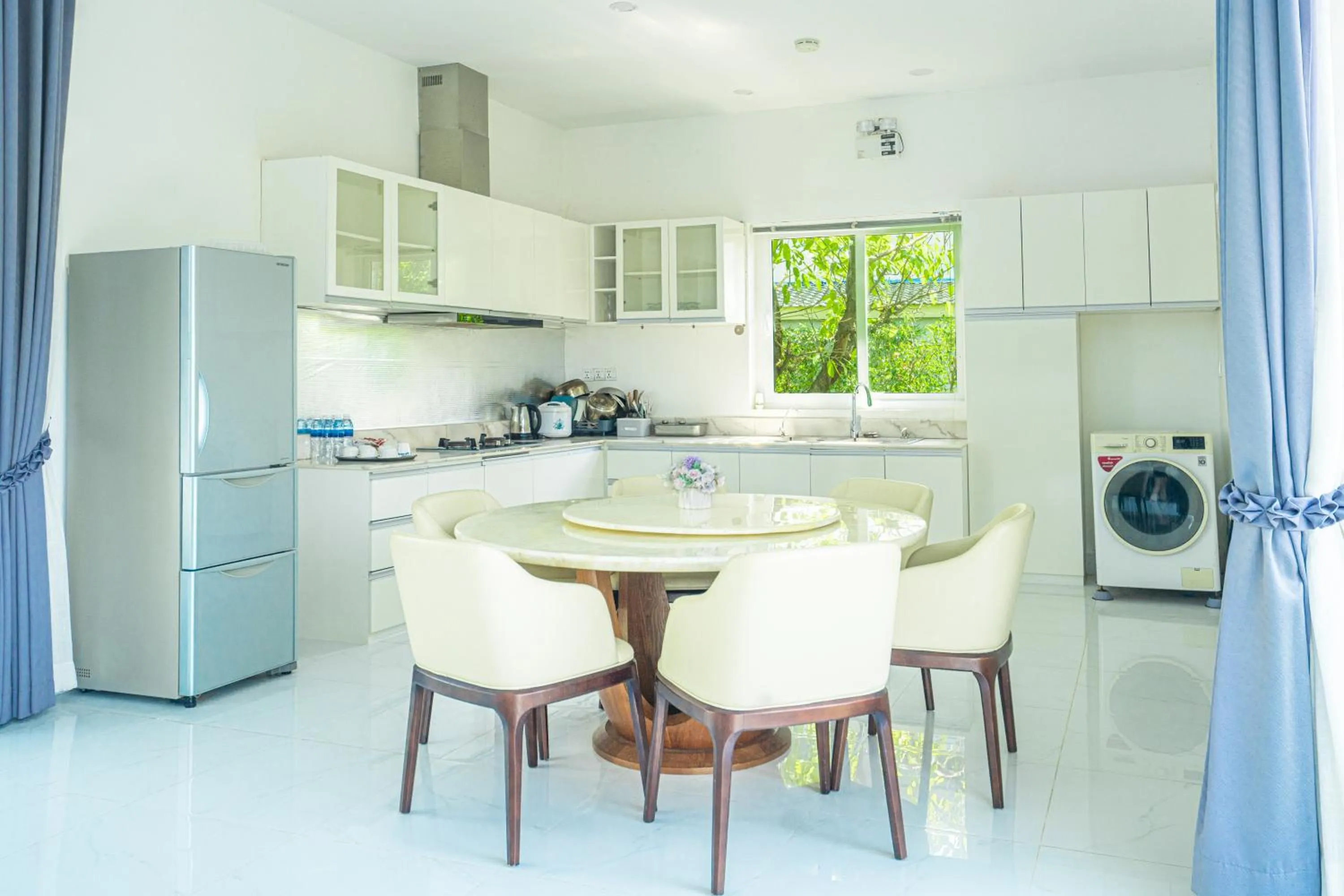Kitchen or kitchenette in Raing Phnom Bungalow