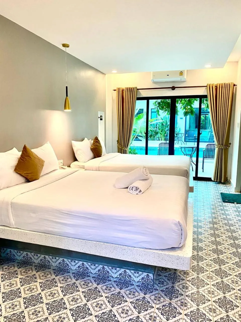 Bed in Raing Phnom Bungalow