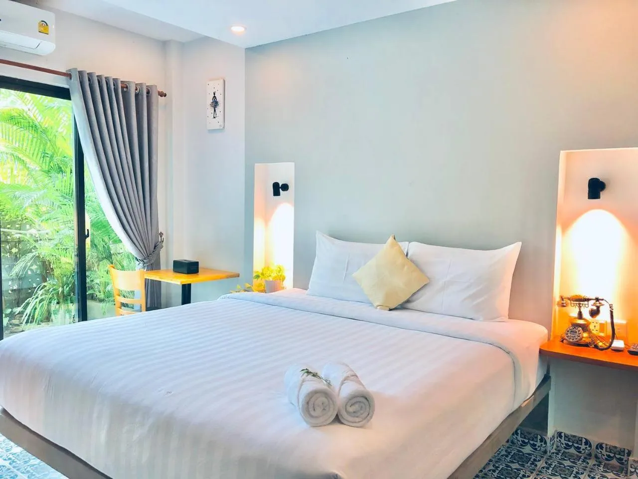 Bedroom, Bed in Raing Phnom Bungalow