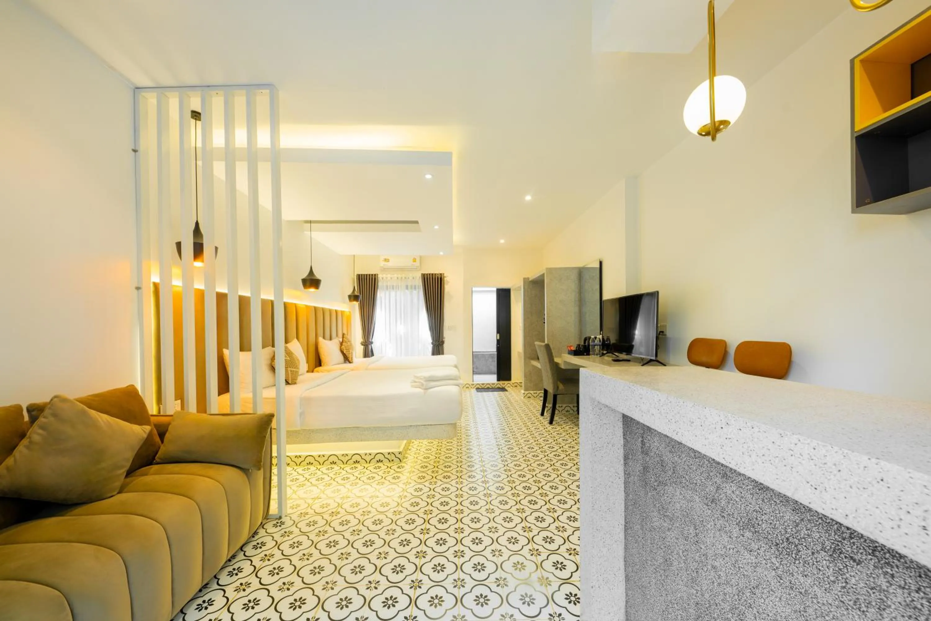 Communal lounge/ TV room, Bed in Raing Phnom Bungalow