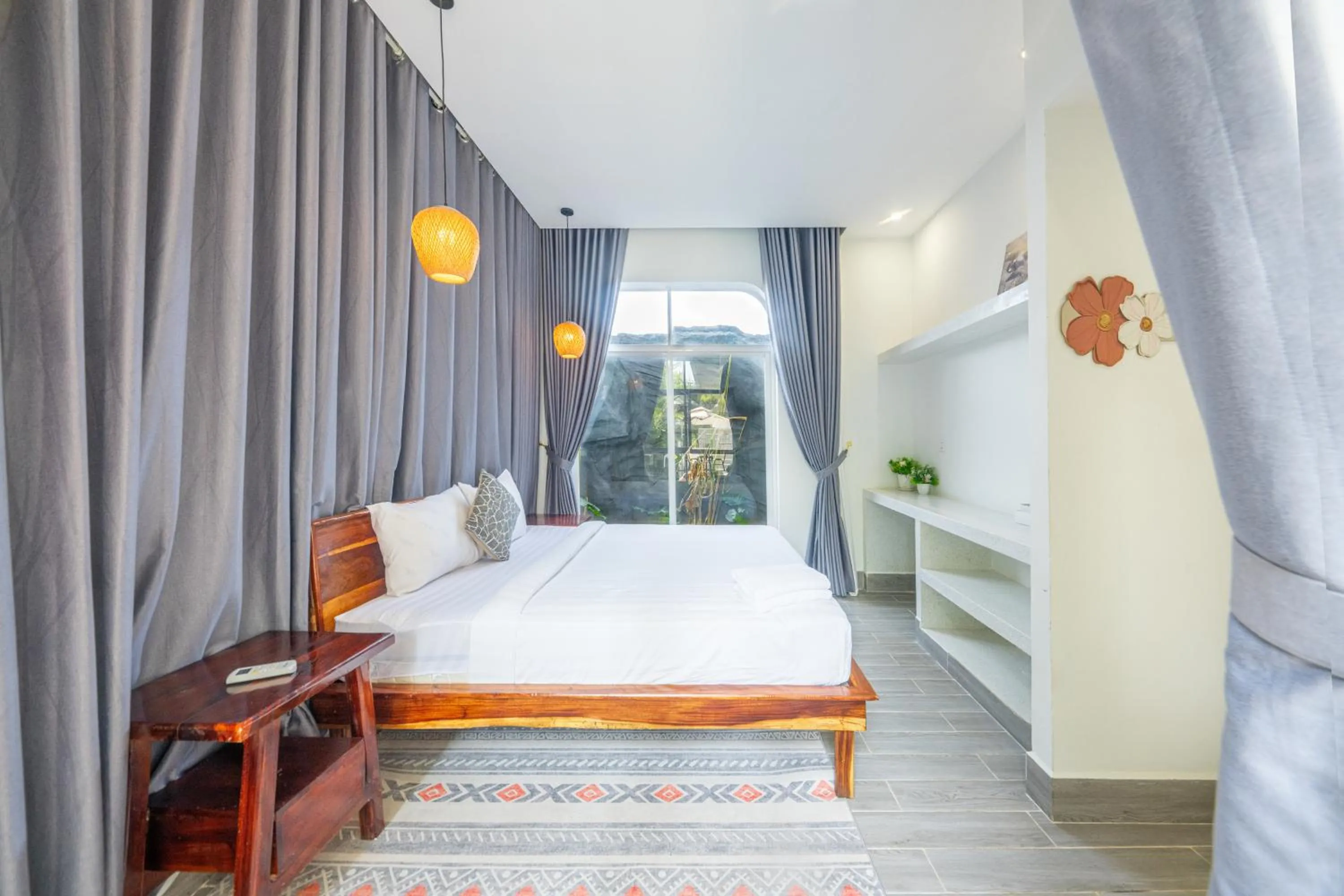 Bed in Raing Phnom Bungalow