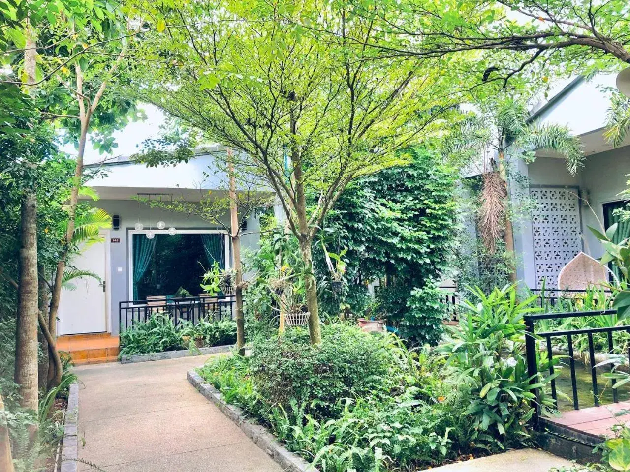 Property building in Raing Phnom Bungalow Property building in Raing Phnom Bungalow