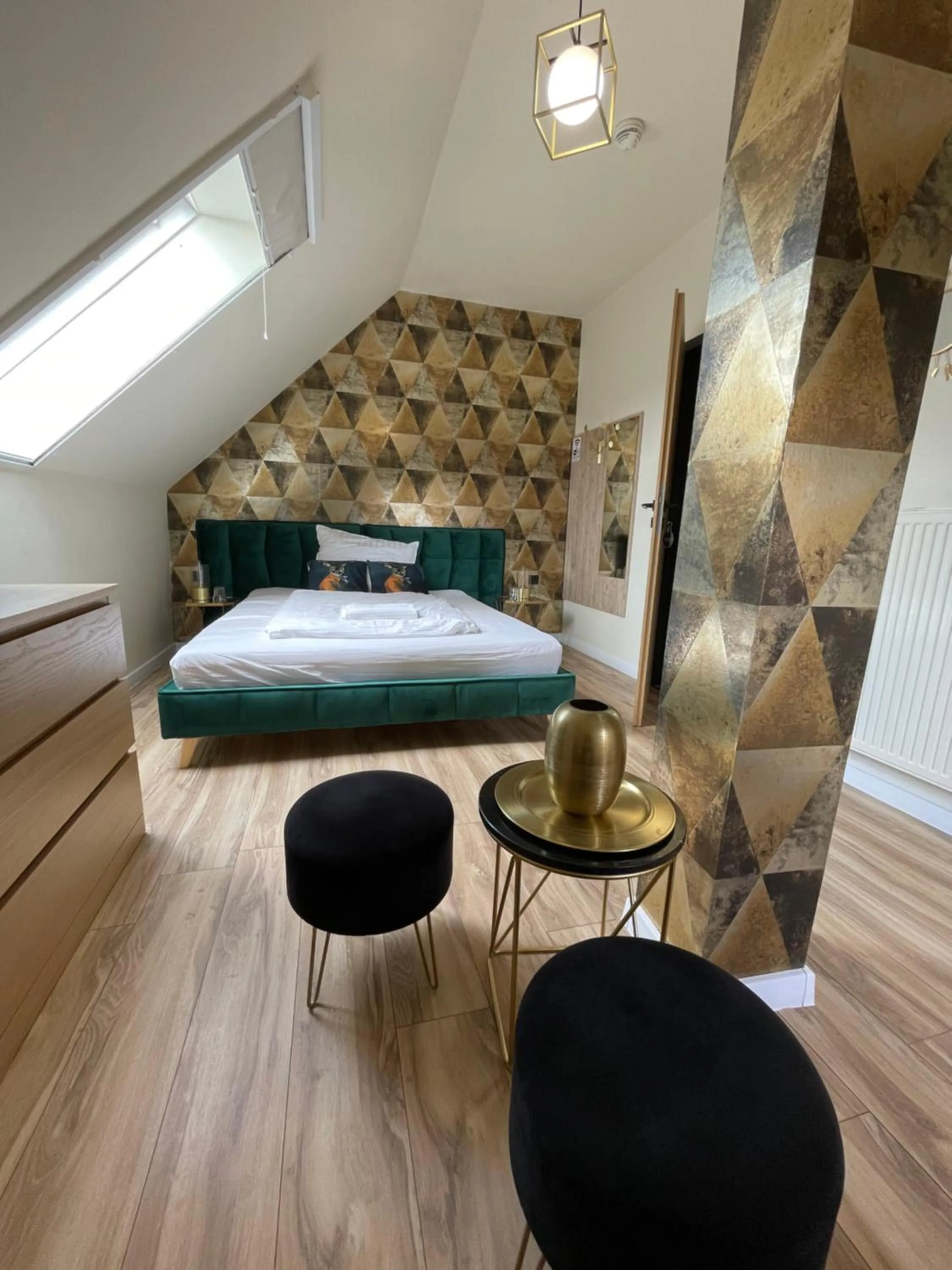 Living room, Bed in Székely Fogadó Self Check In Hotel Guesthouse