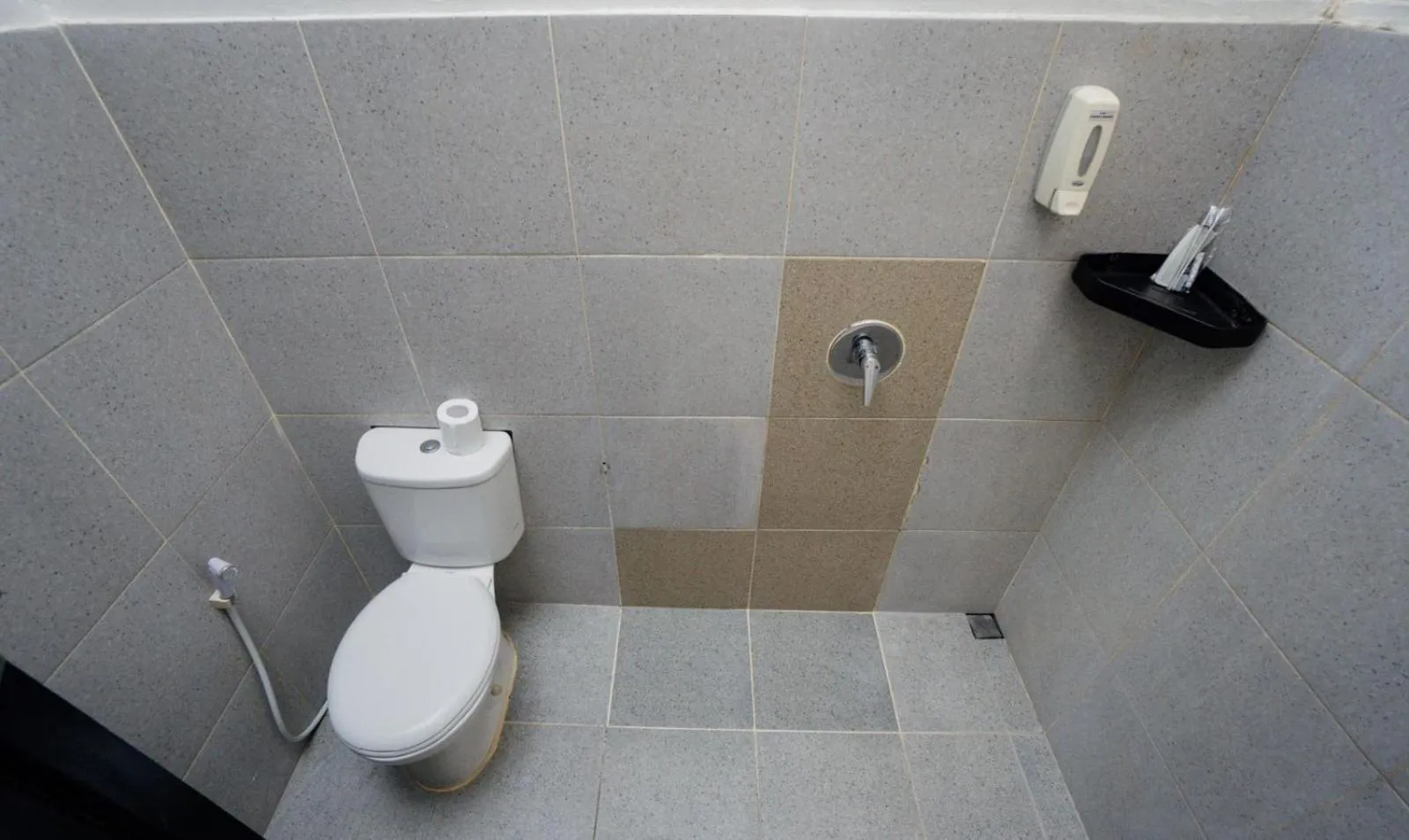 Bathroom in Escotel Tempekan Guest House