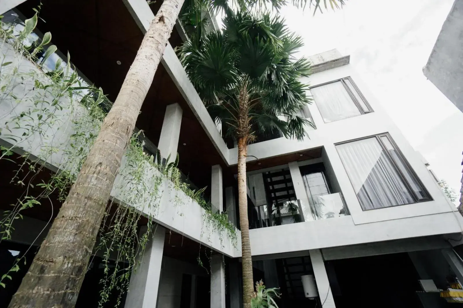 Property building in Escotel Vanili Guest House Property building in Escotel Vanili Guest House