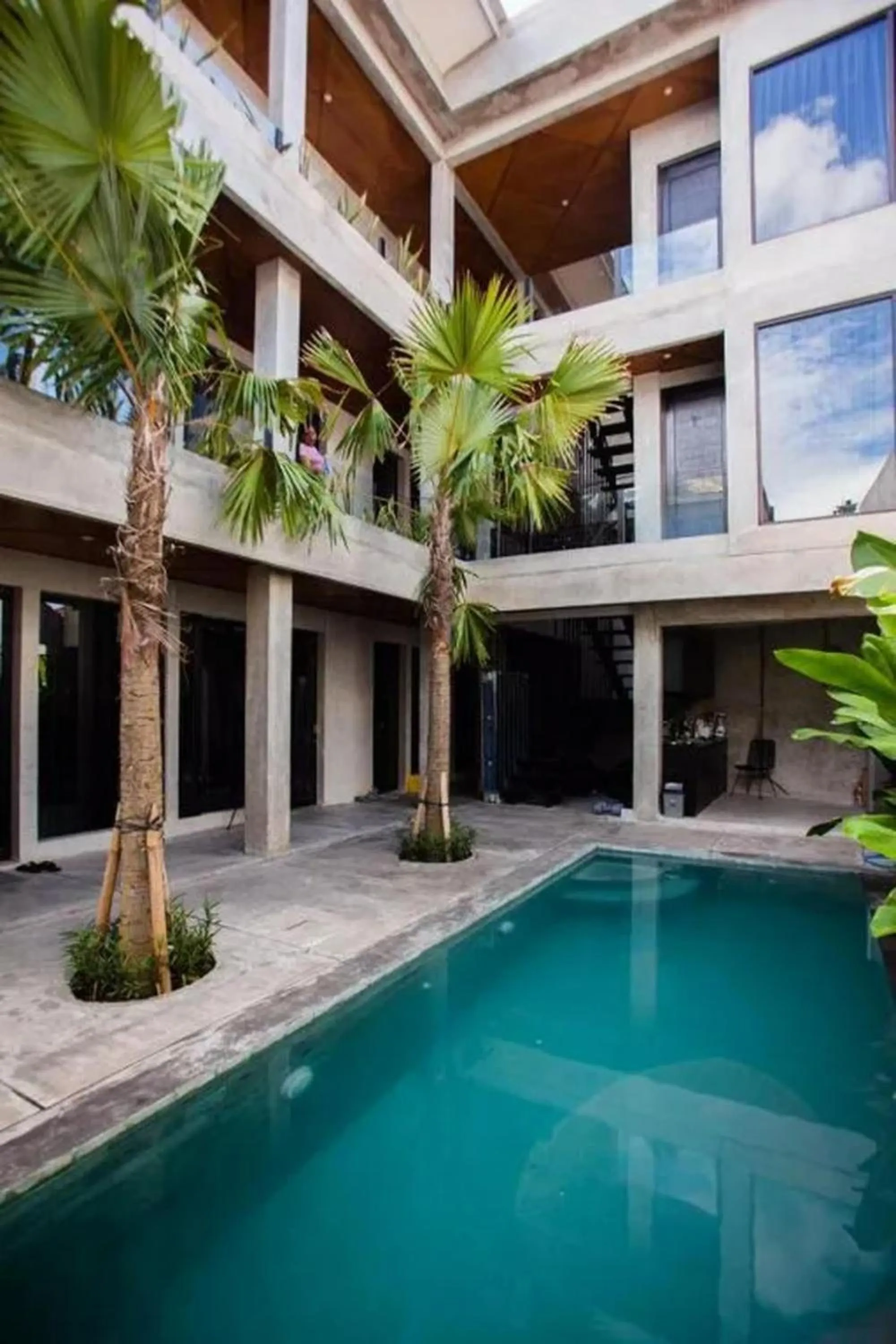 Swimming pool in Escotel Vanili Guest House