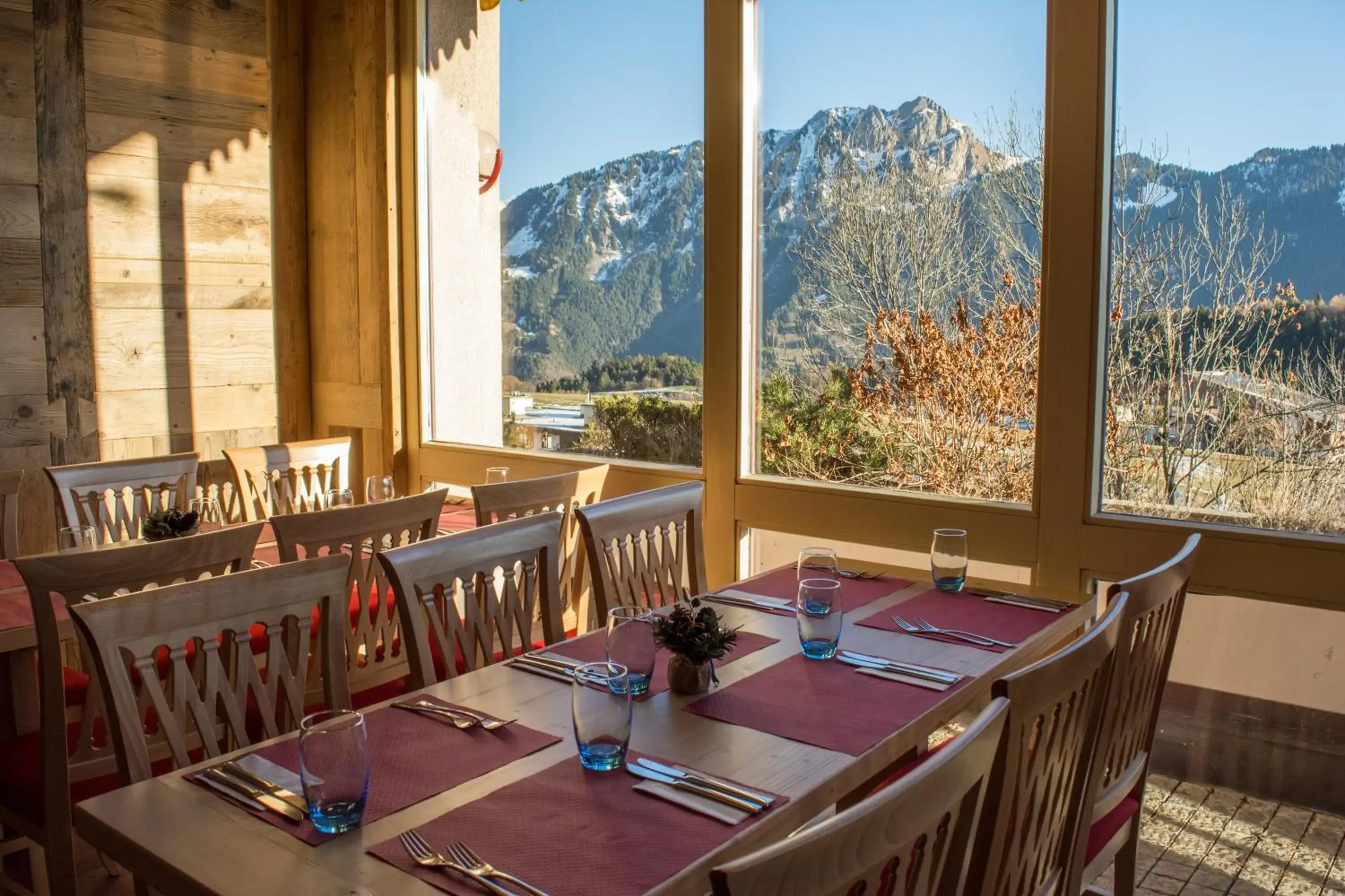 Restaurant/places to eat in Alpine Classic Hotel Restaurant/places to eat in Alpine Classic Hotel