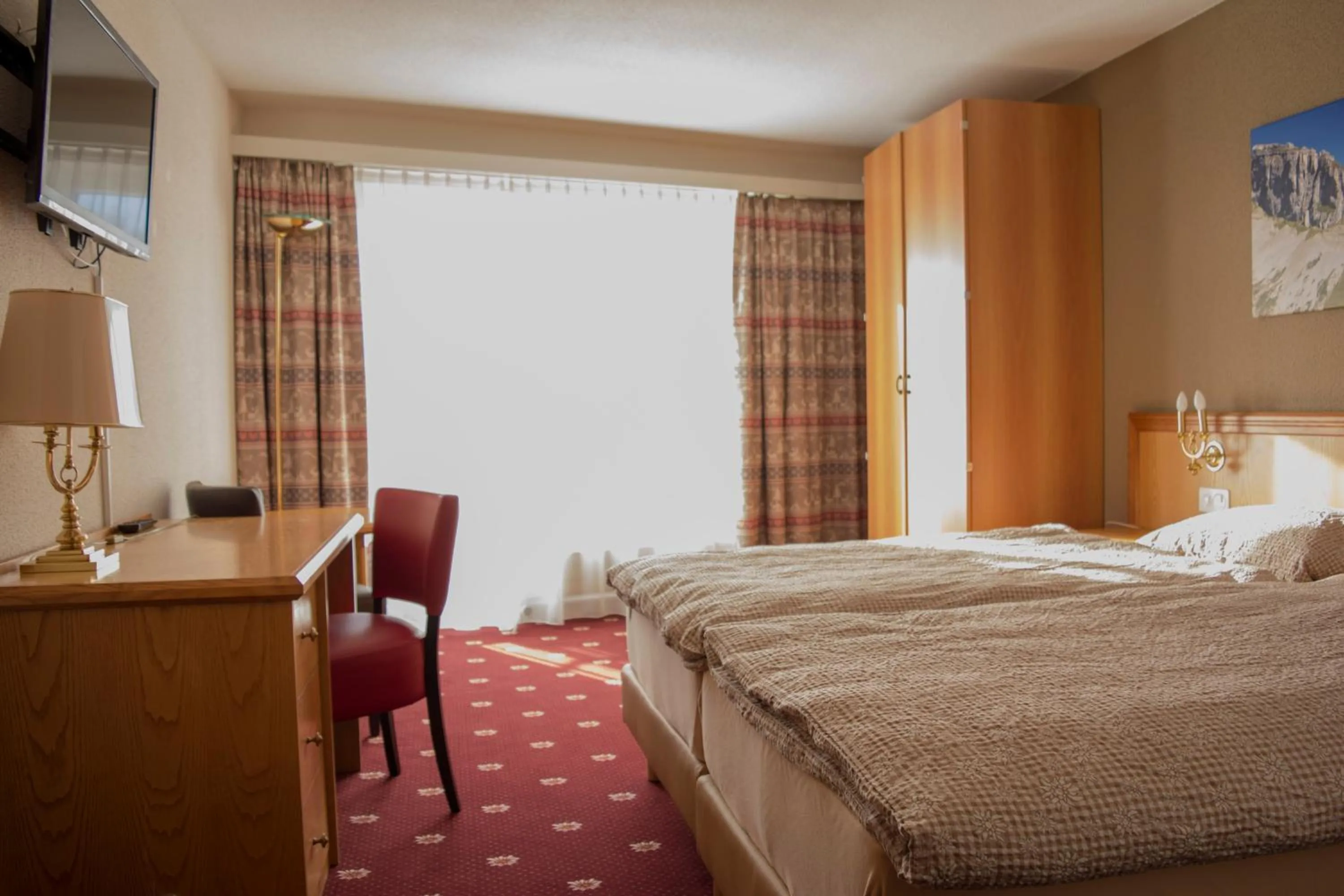 Bedroom, Bed in Alpine Classic Hotel