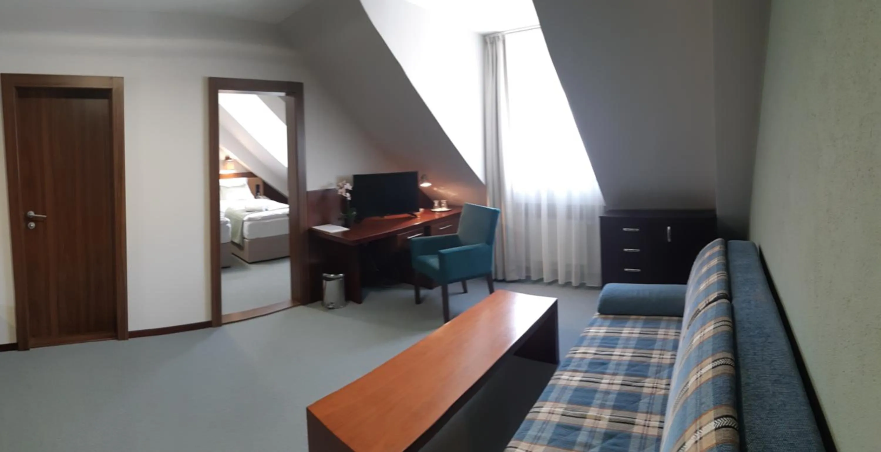 Photo of the whole room, Bed in LONDON Boutique hotel & Restaurant