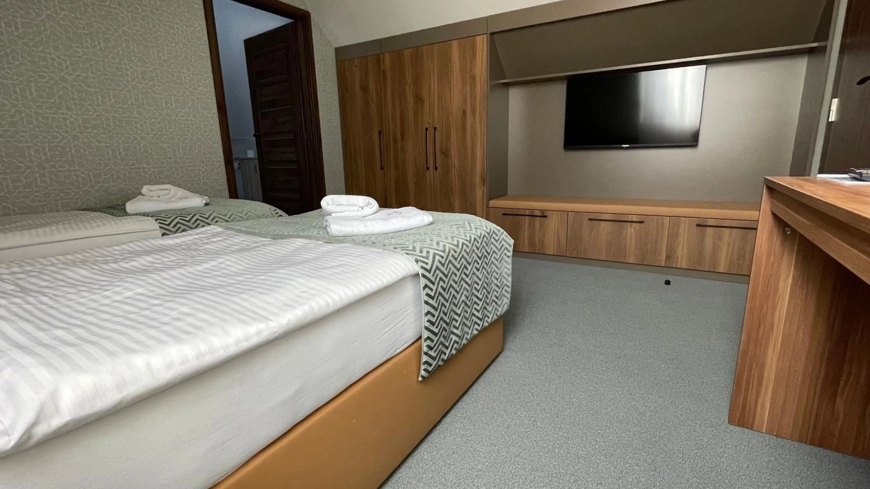 Bedroom, Bed in LONDON Boutique hotel & Restaurant