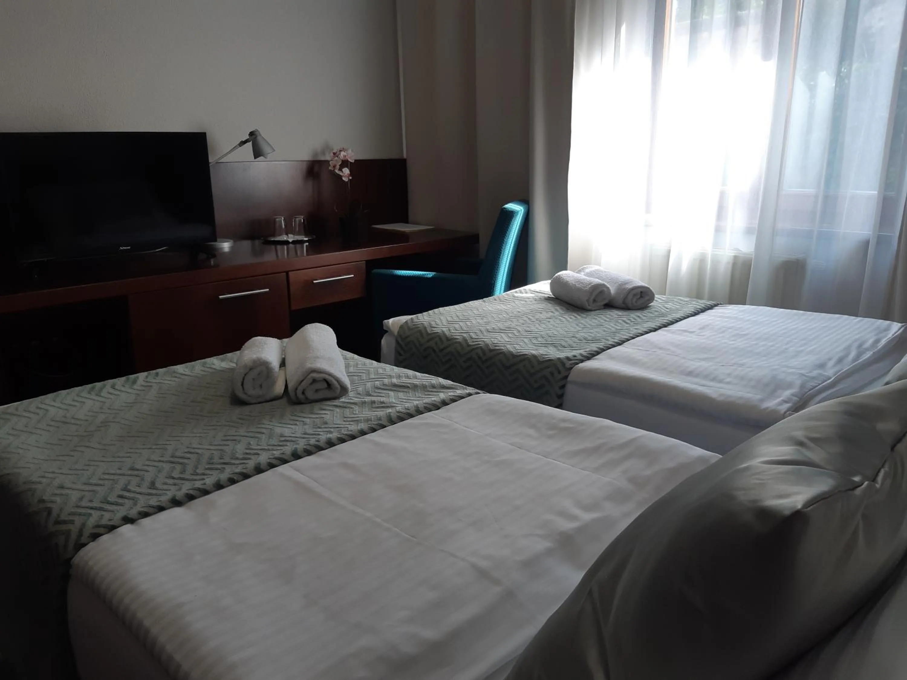 Photo of the whole room, Bed in LONDON Boutique hotel & Restaurant