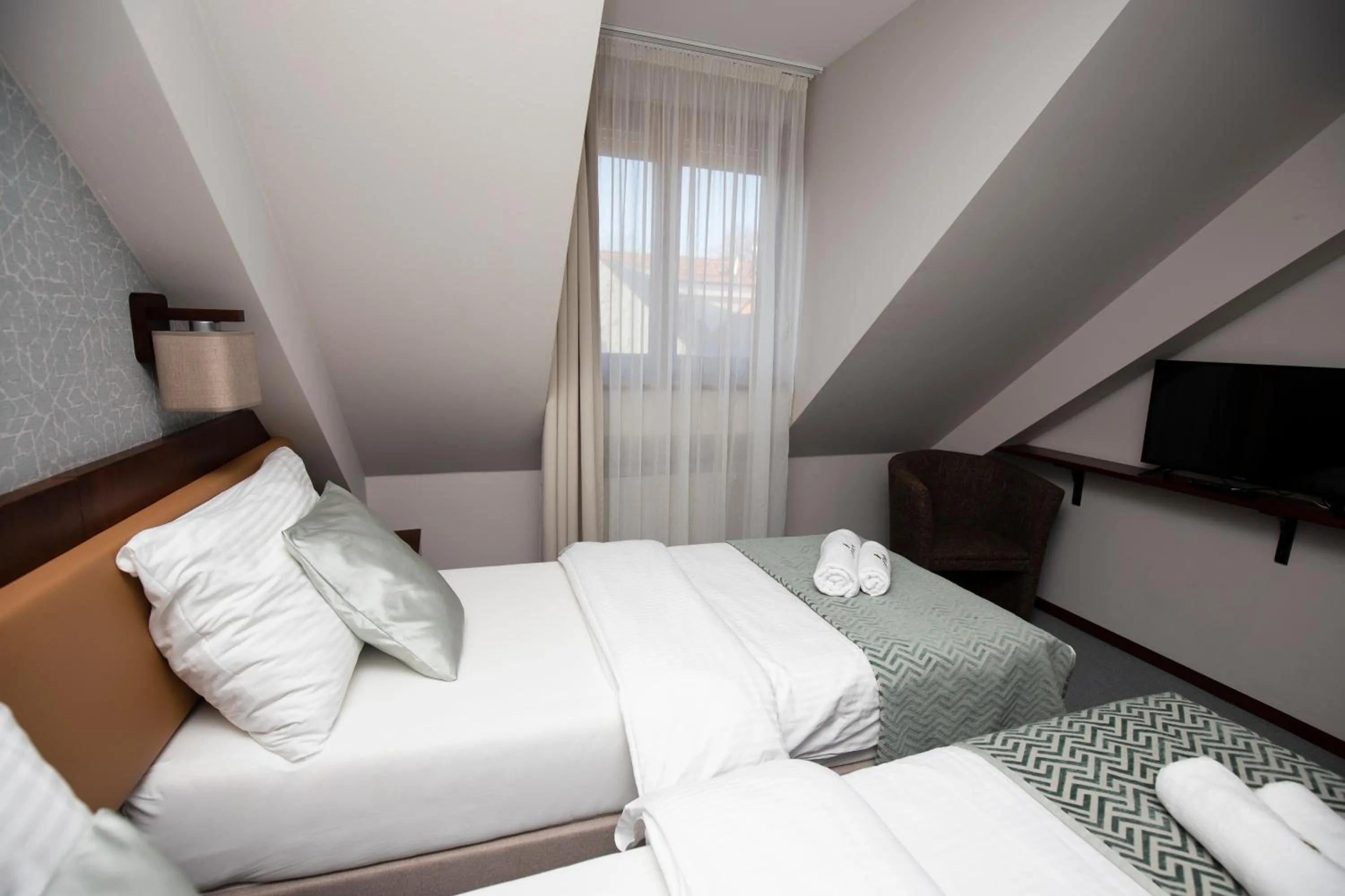 Photo of the whole room, Bed in LONDON Boutique hotel & Restaurant