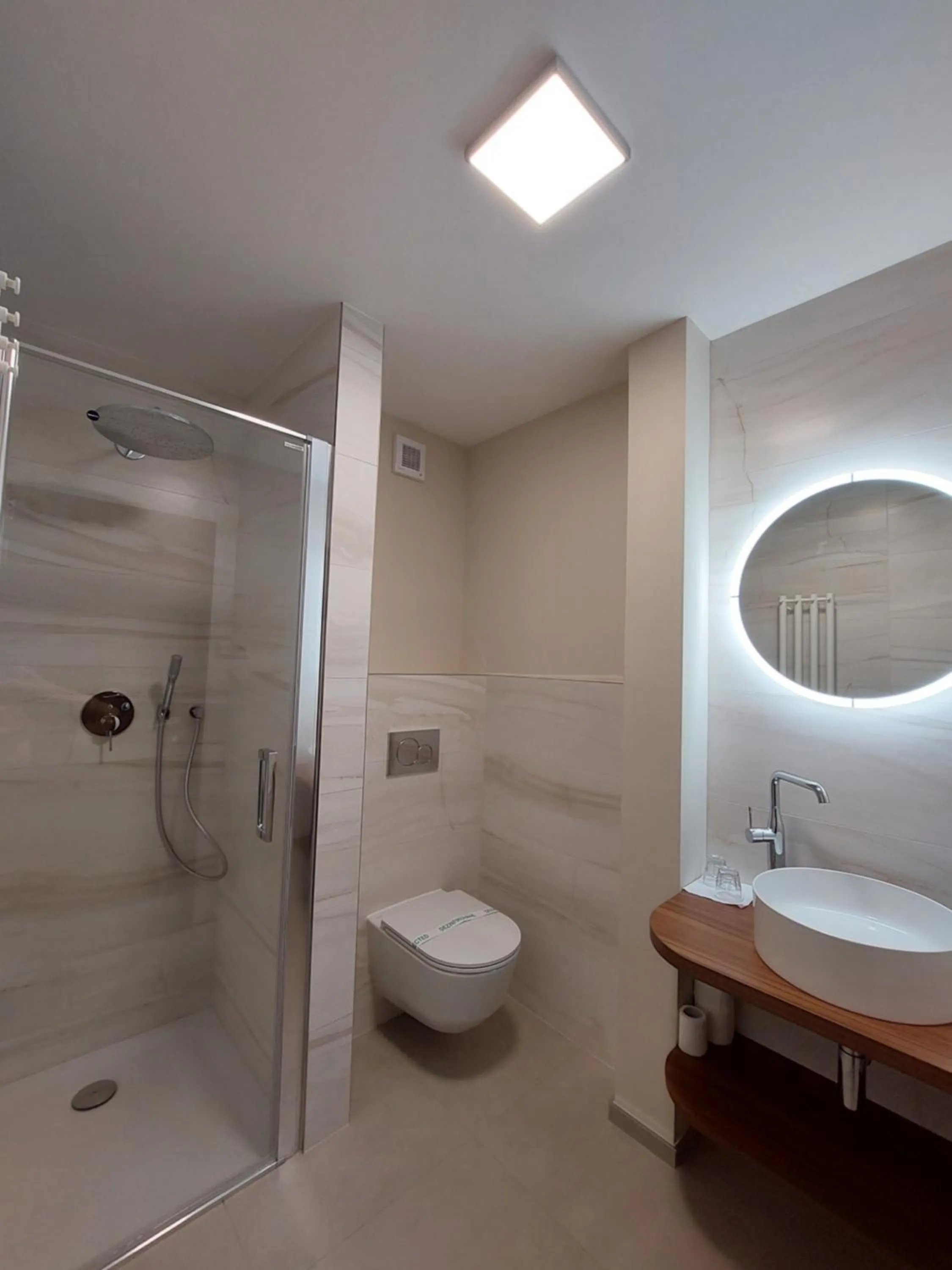 Bathroom in LONDON Boutique hotel & Restaurant