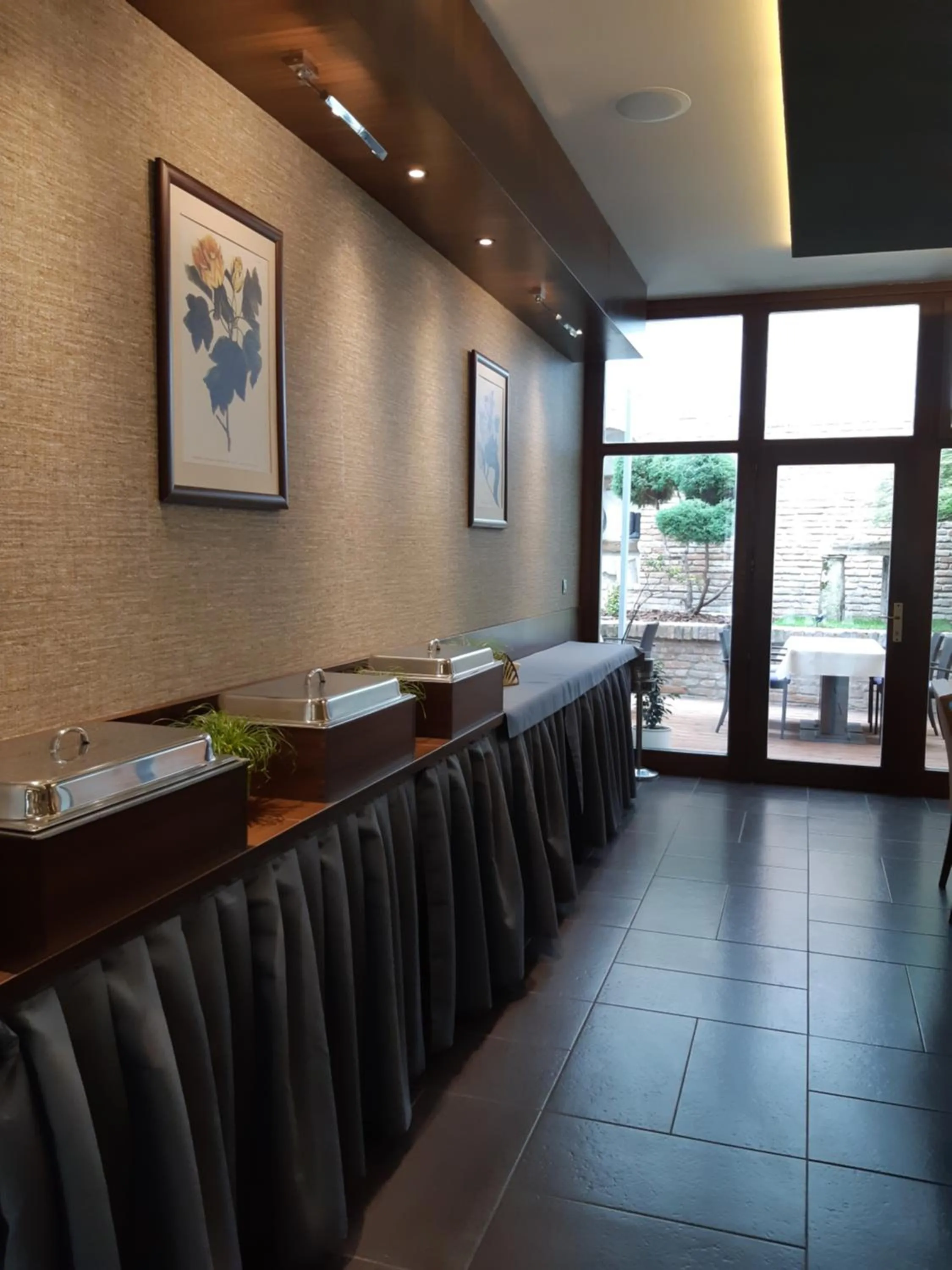 Restaurant/places to eat in LONDON Boutique hotel & Restaurant